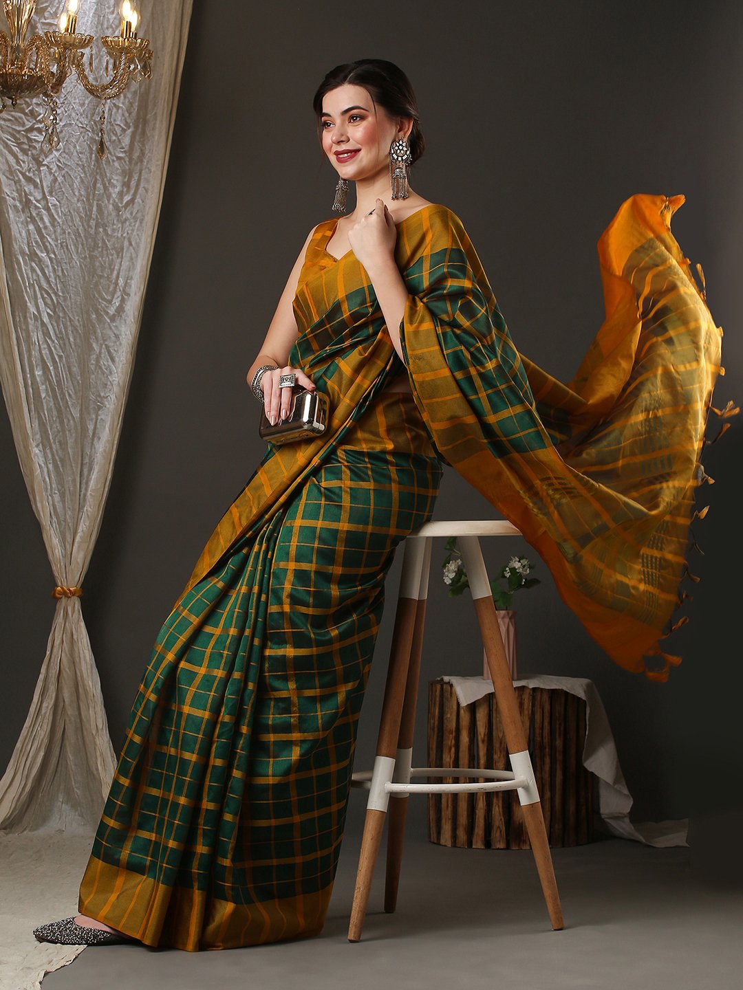 Green Taant Aura Silk Woven Saree