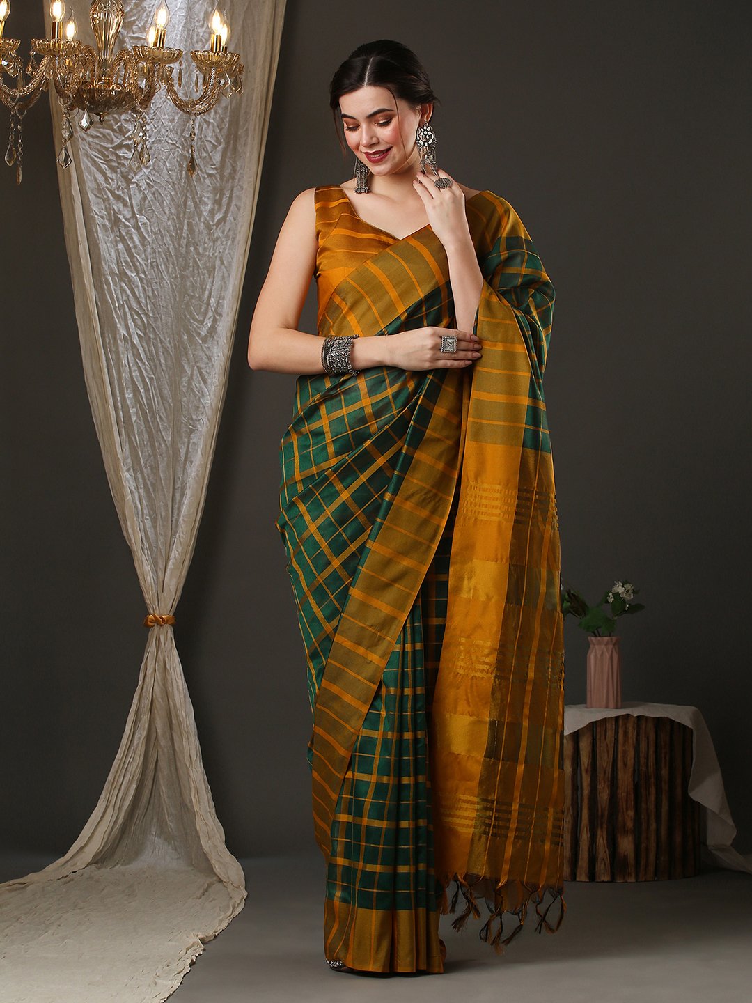 Green Taant Aura Silk Woven Saree