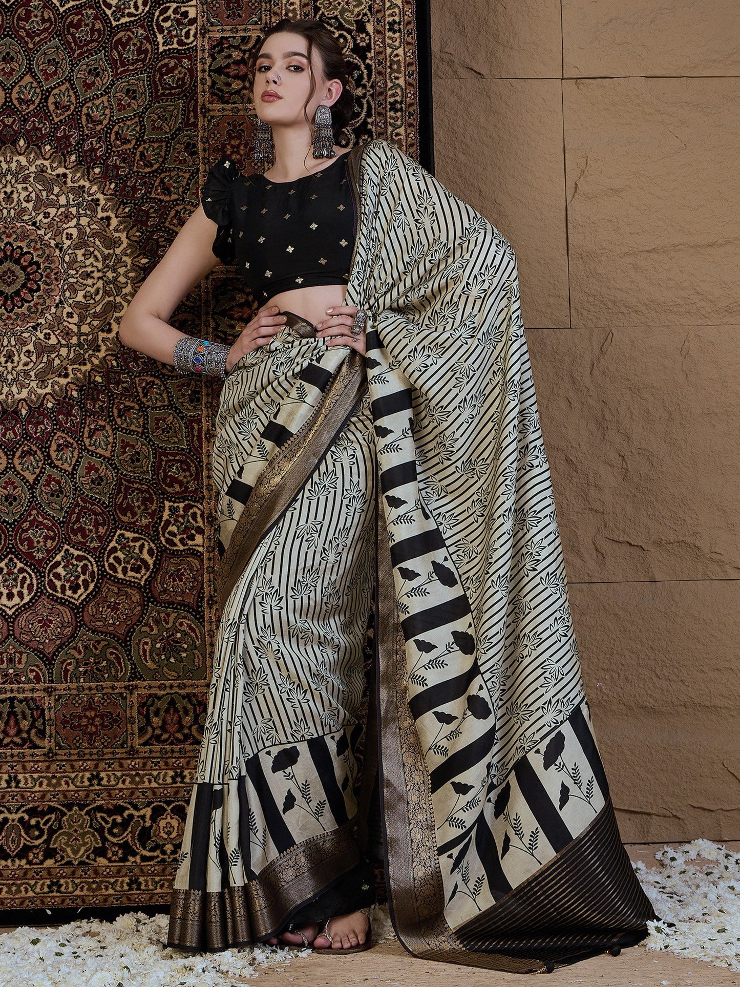 White Off Sungudi Viscose Silk Printed Saree
