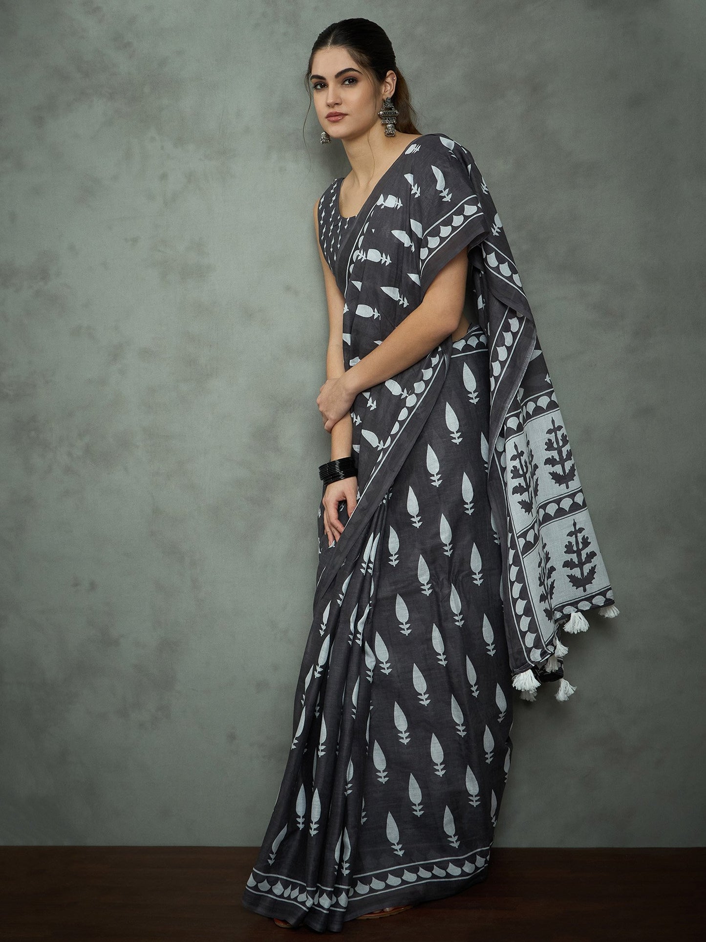 Grey Grey Bagh Cotton Printed Saree