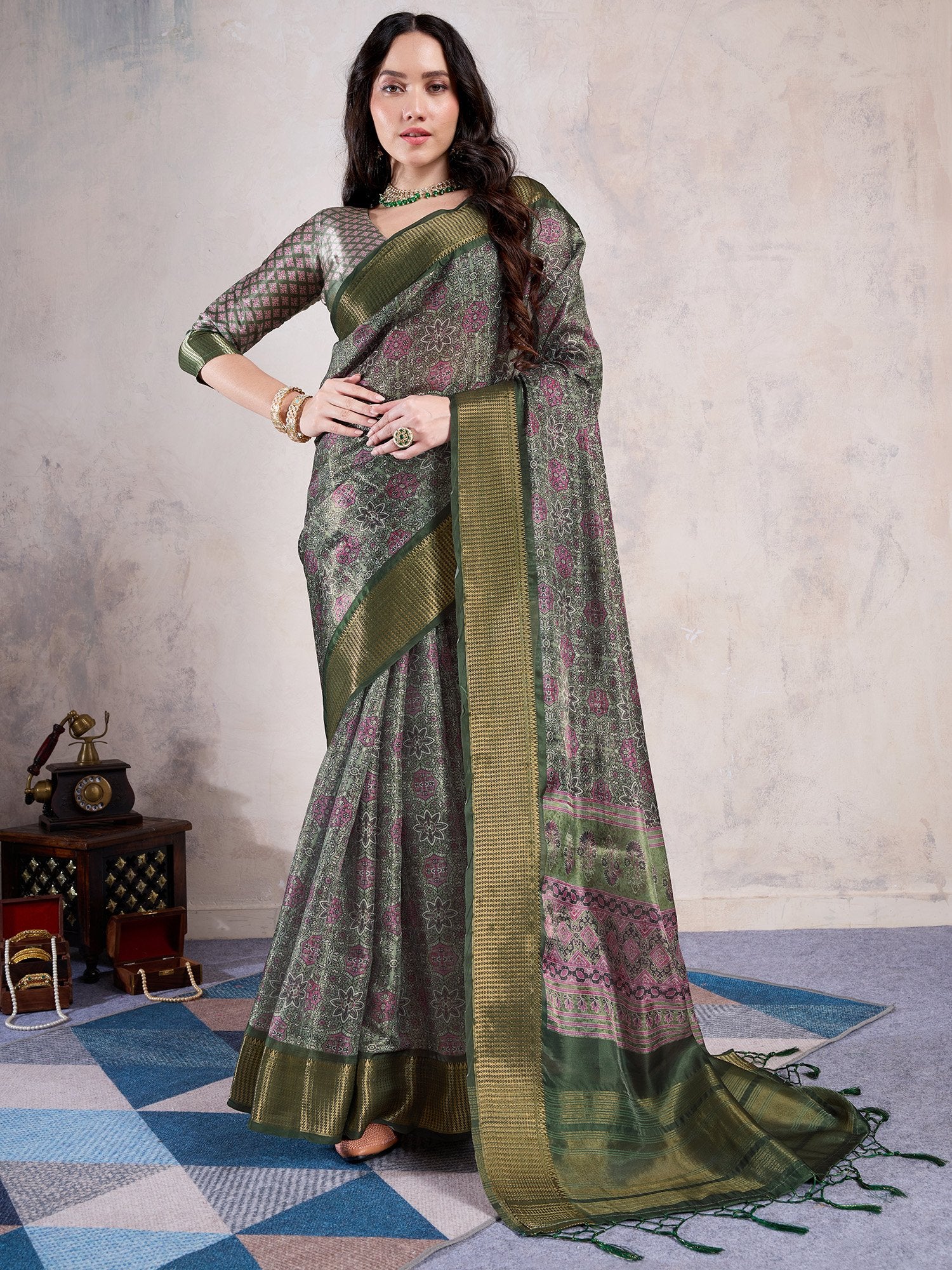 Green Green Sungudi Organza Woven Saree