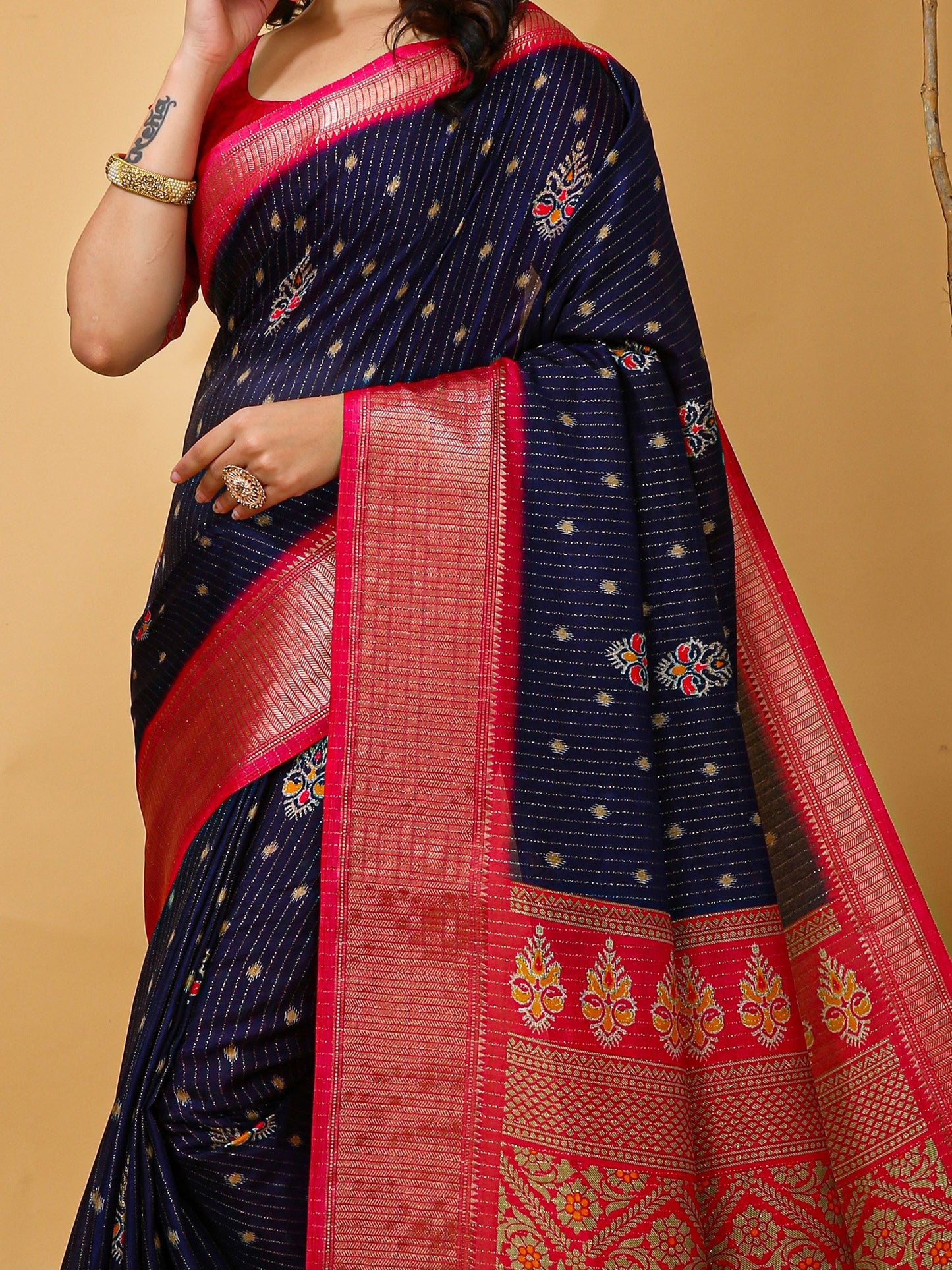 Navy Sungudi Silk Blend Printed Saree
