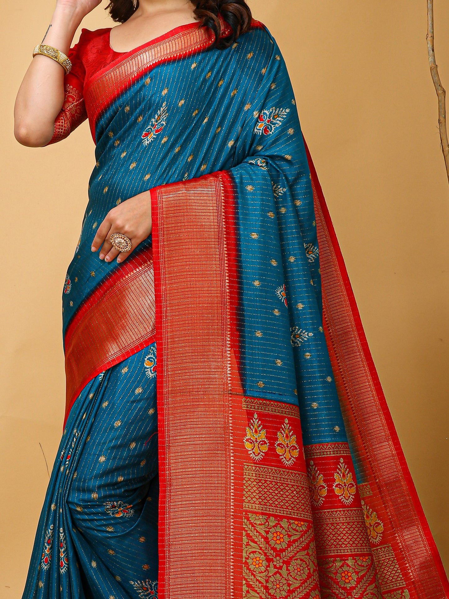 Light Sungudi Silk Blend Printed Saree