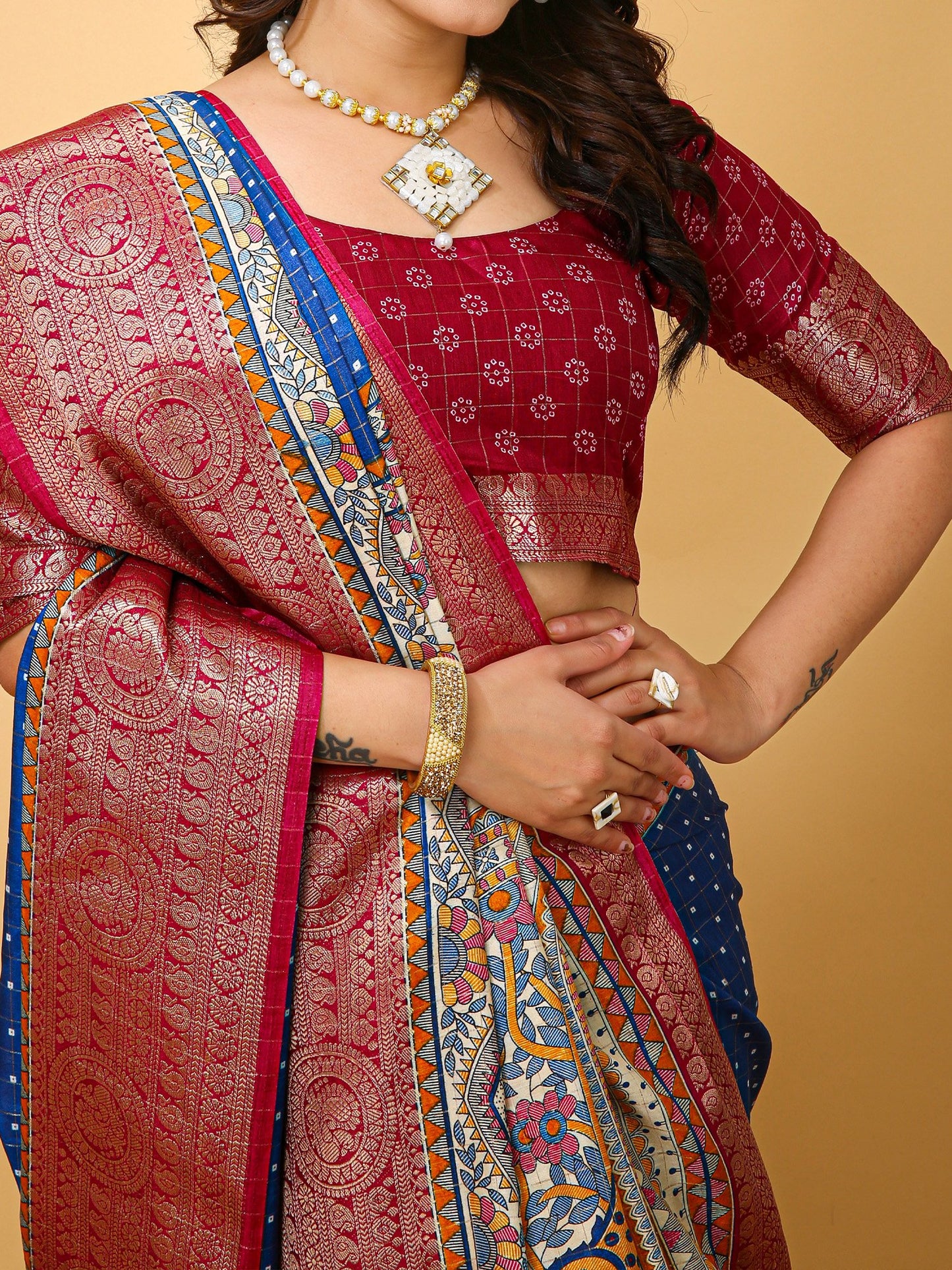 Dark Sungudi Silk Blend Printed Saree