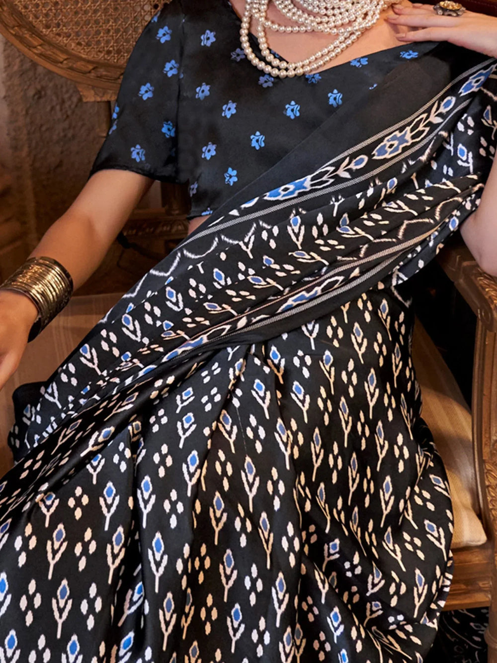 Black Patola Crepe Printed Saree - The Dori Store