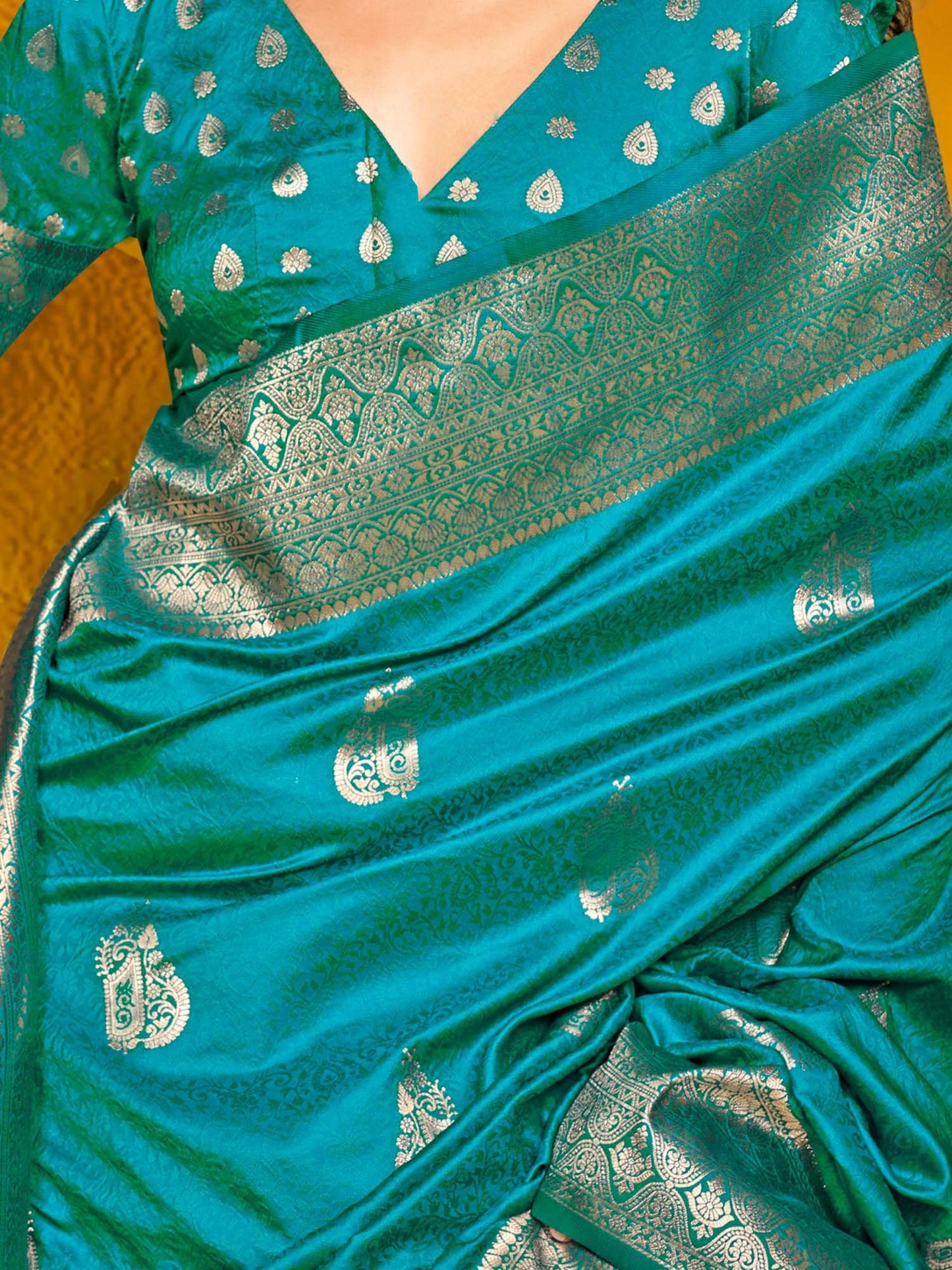 Light Banarasi Silk Blend Woven Saree