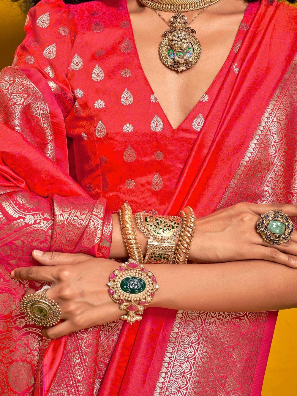 Pink Banarasi Silk Blend Woven Saree - The Dori Store