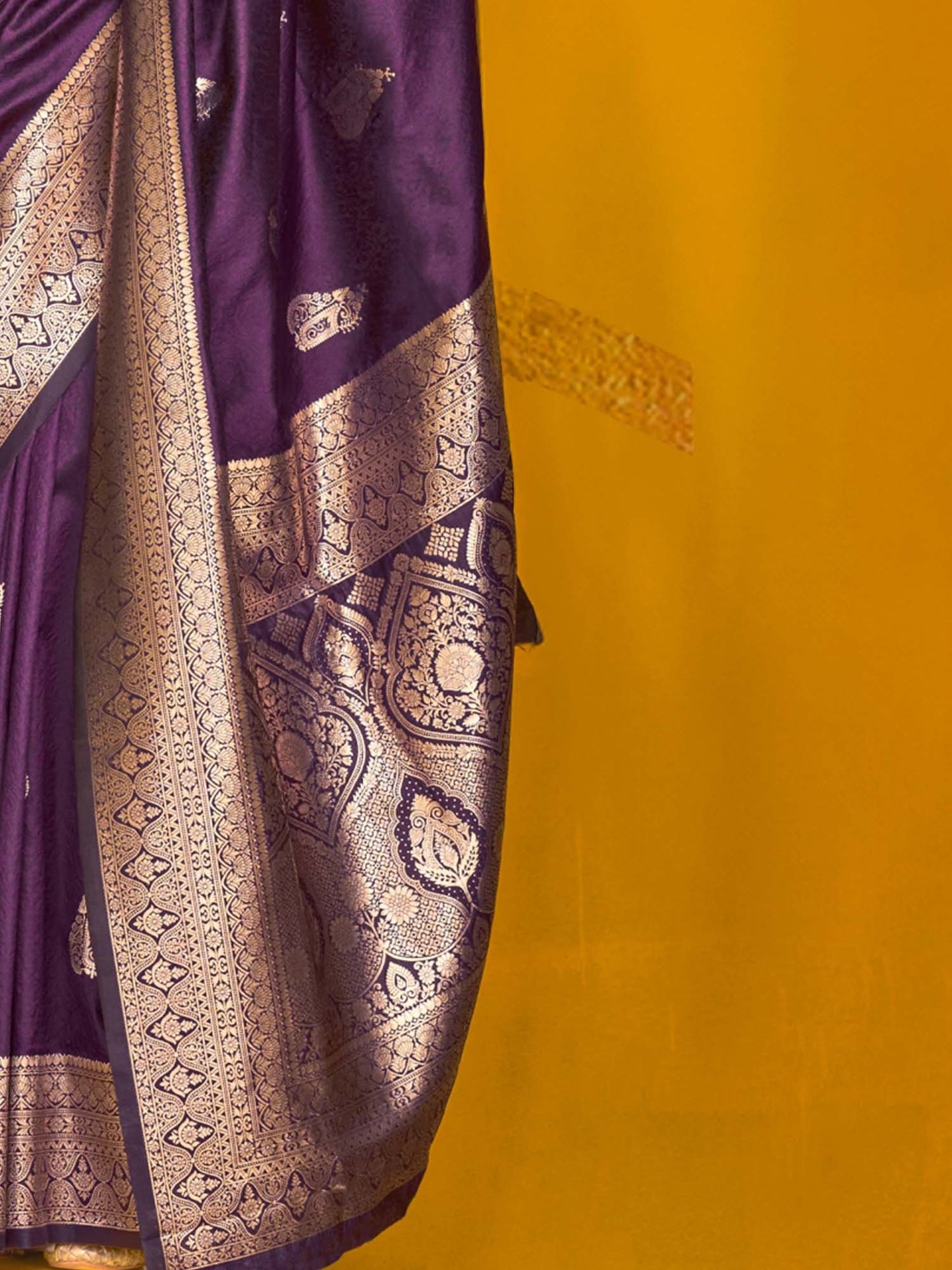 Purple Banarasi Silk Blend Woven Saree