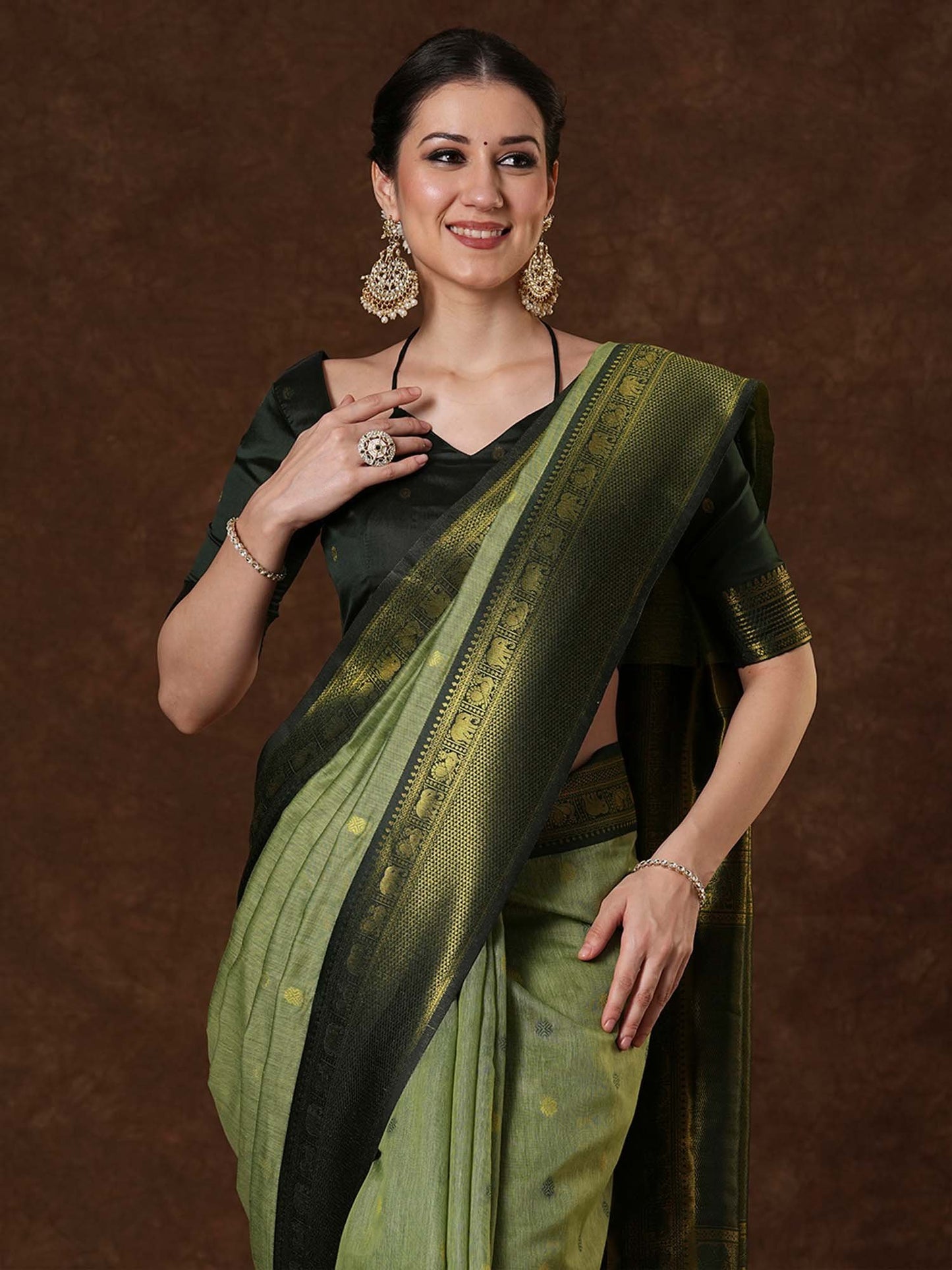 Light Maheshwari Cotton Blend Woven Saree