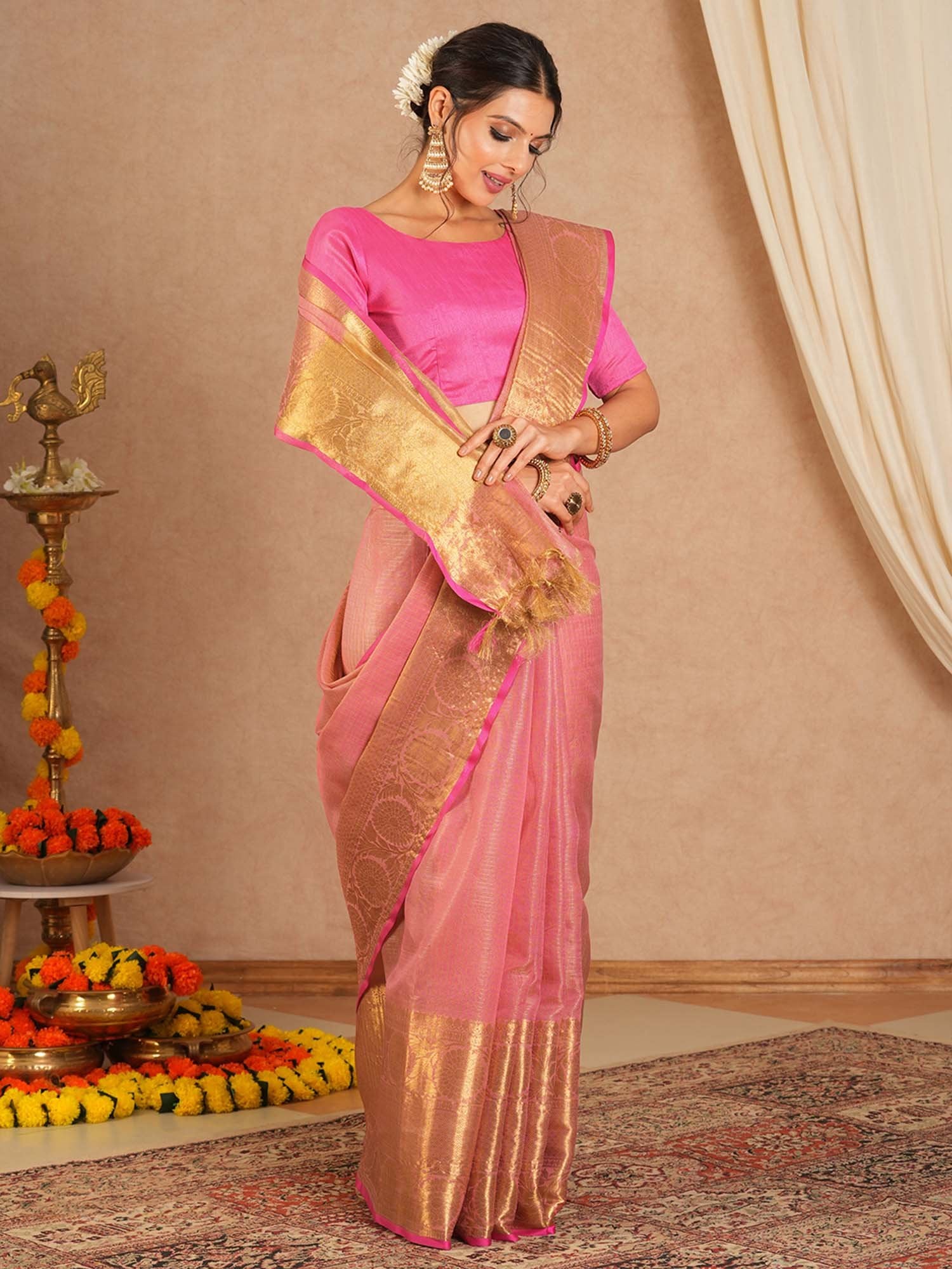 Pink Pink Sungudi Cotton Blend Woven Saree