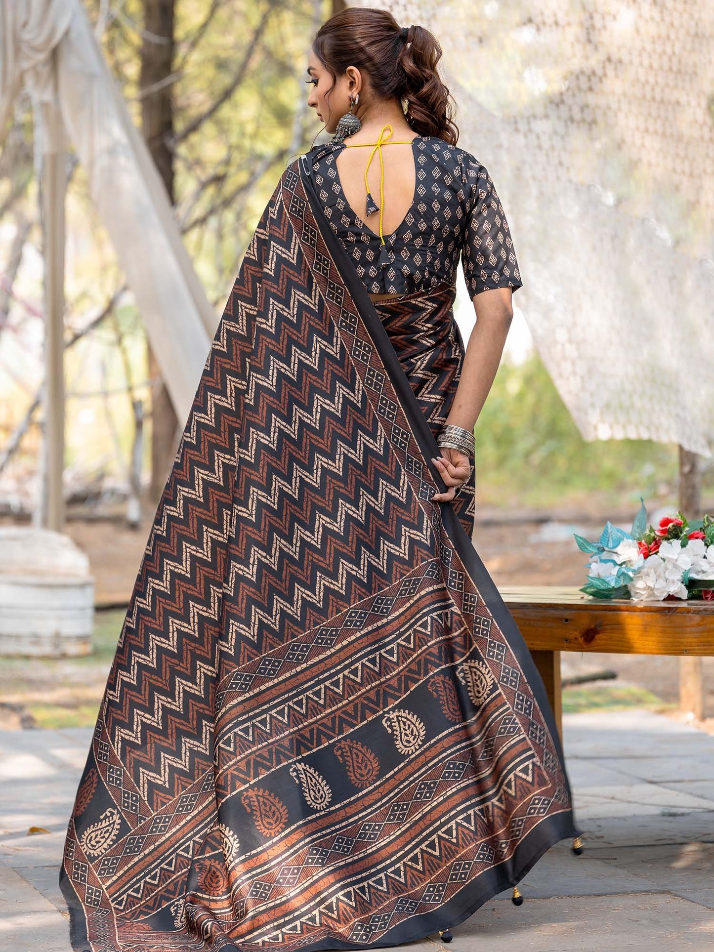 Black Leheriya Silk Blend Printed Saree