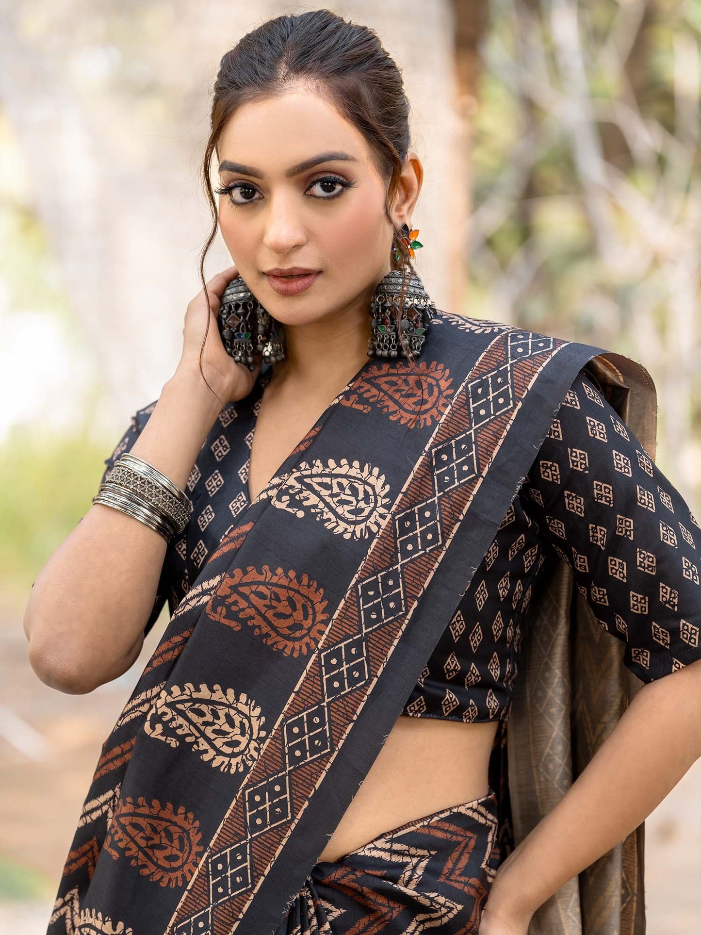 Black Leheriya Silk Blend Printed Saree