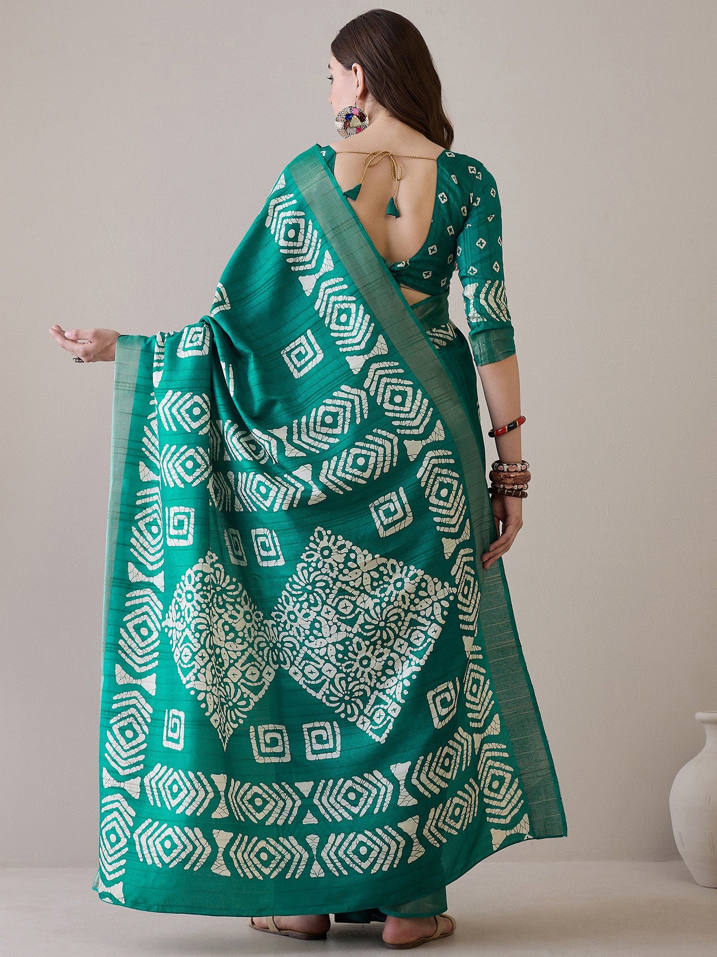 Teal Sungudi Silk Blend Printed Saree