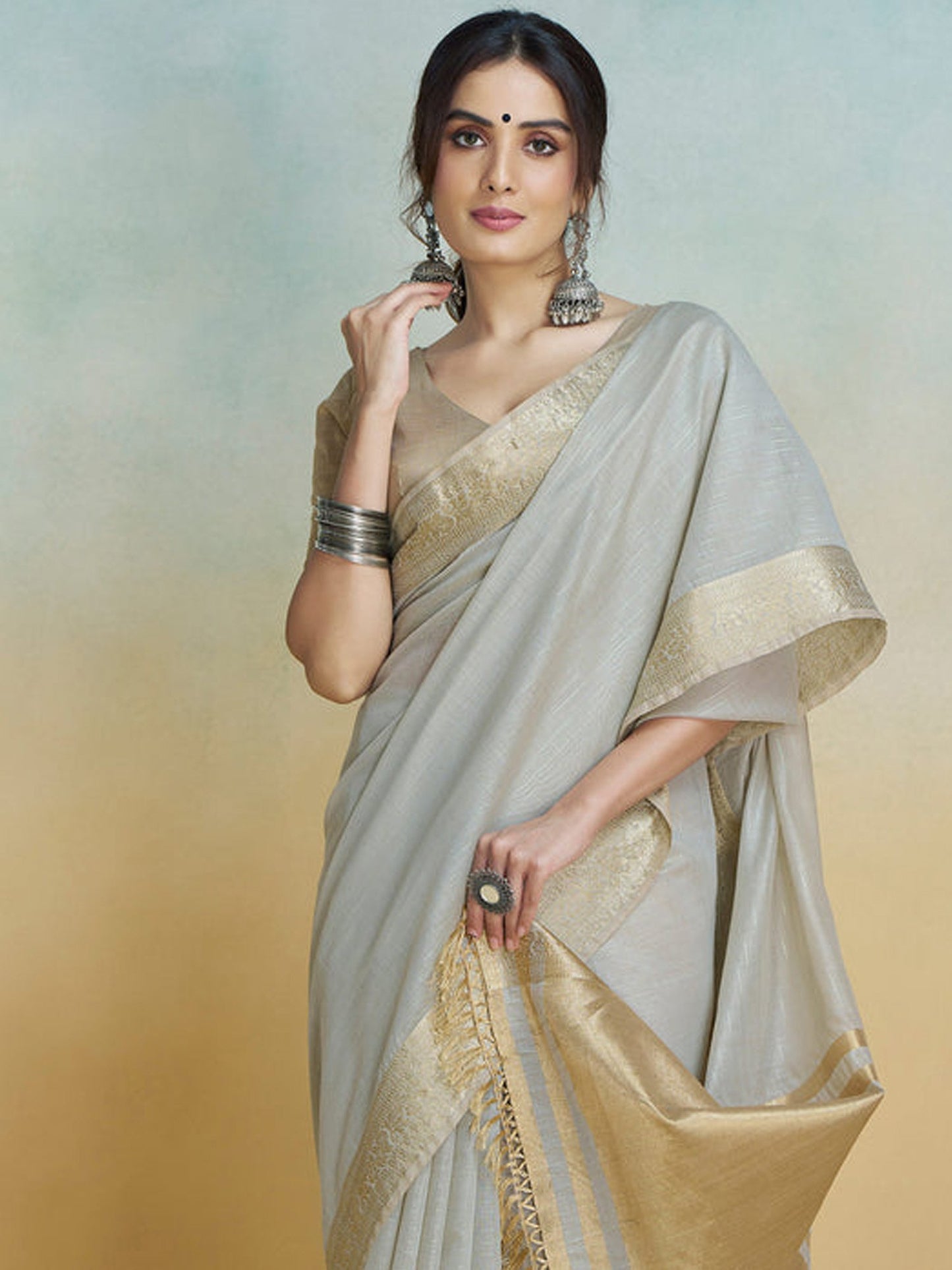 Off Uppada Cotton Blend Woven Saree