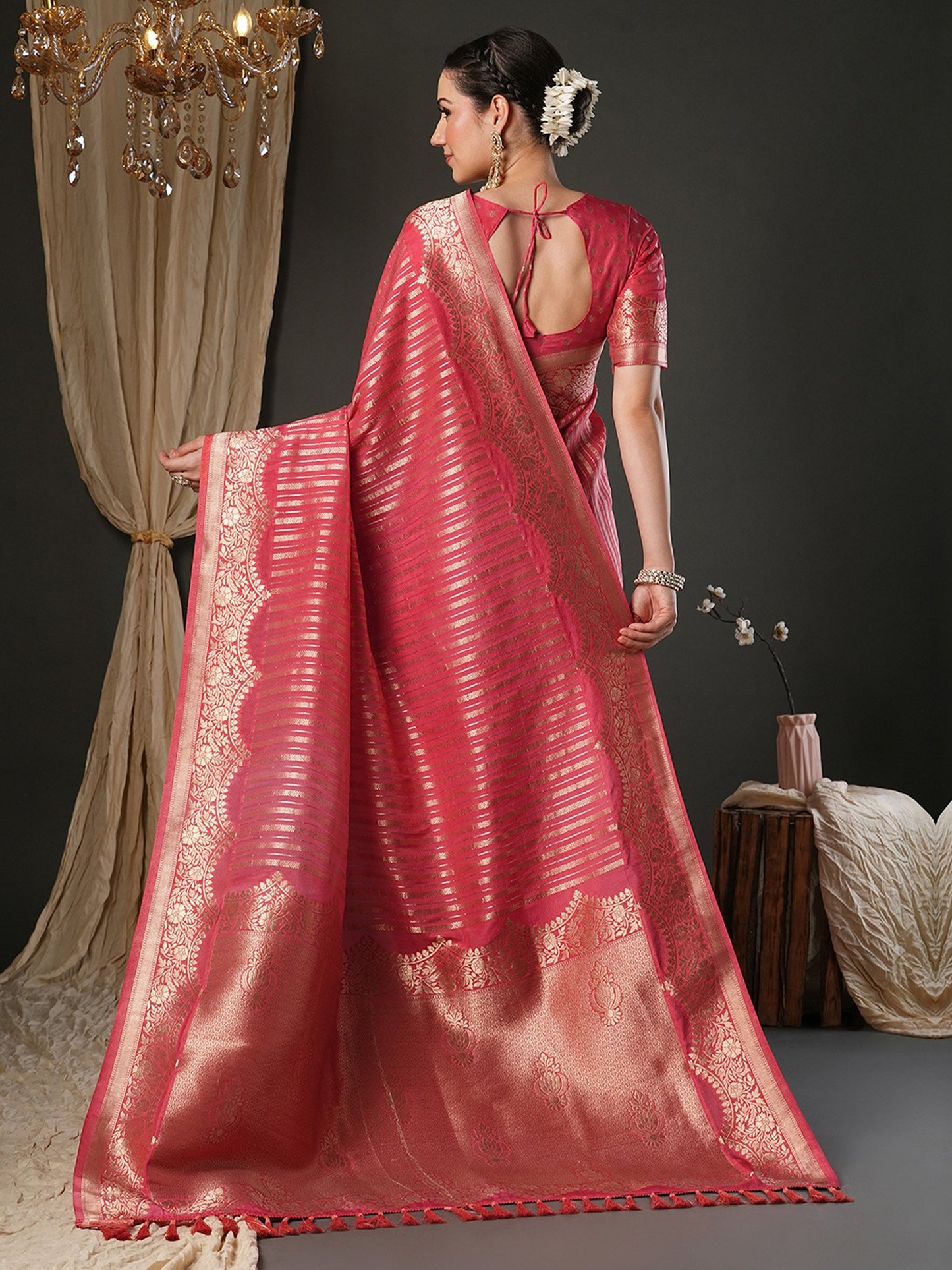 Pink Kanjeevaram Viscose Woven Saree