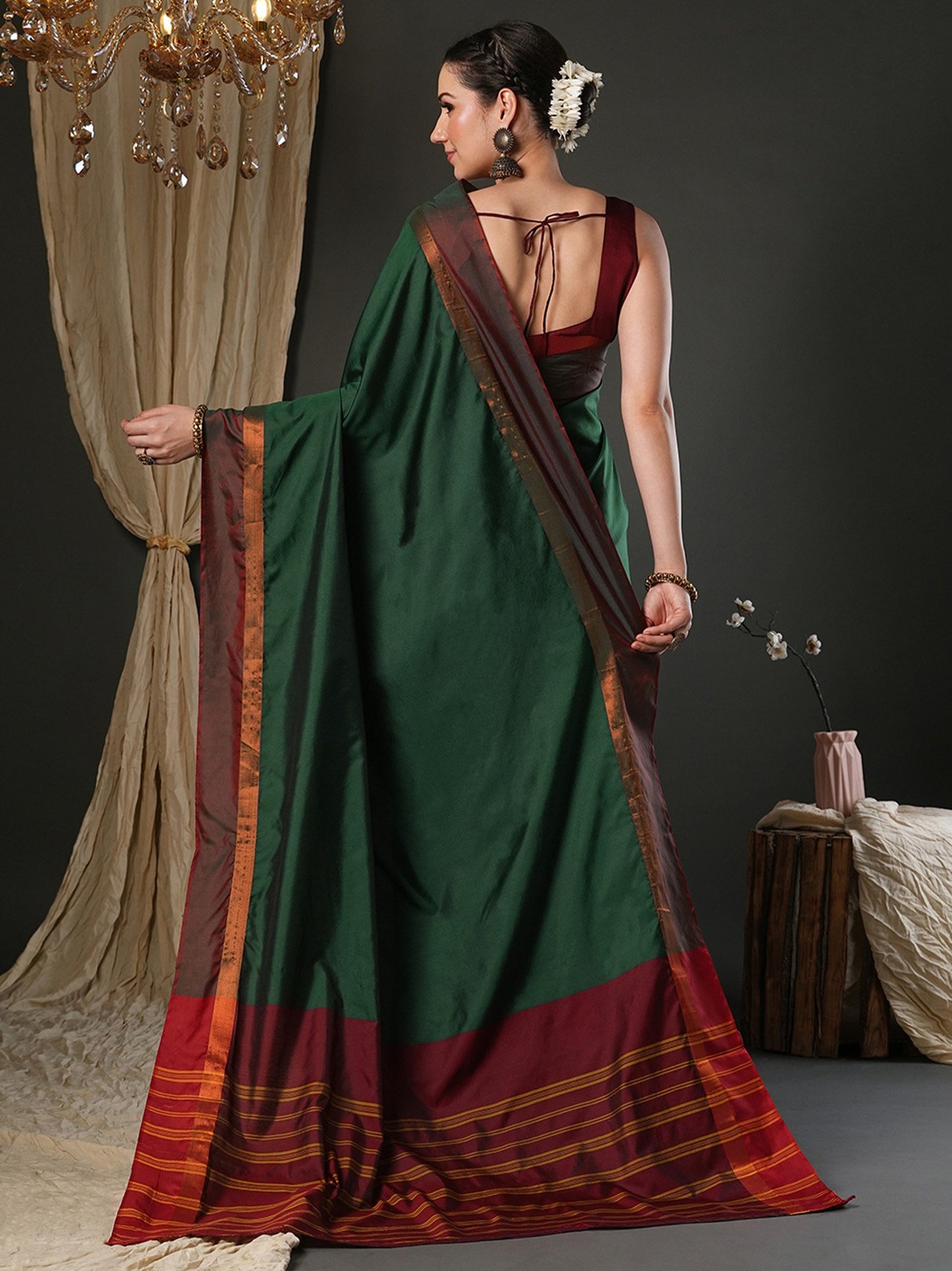 Green Taant Aura Silk Woven Saree