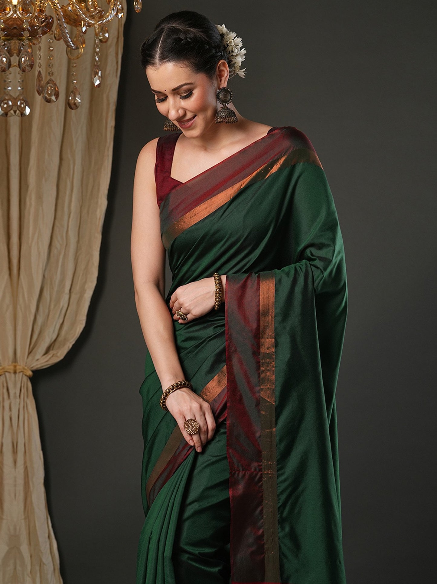 Green Taant Aura Silk Woven Saree