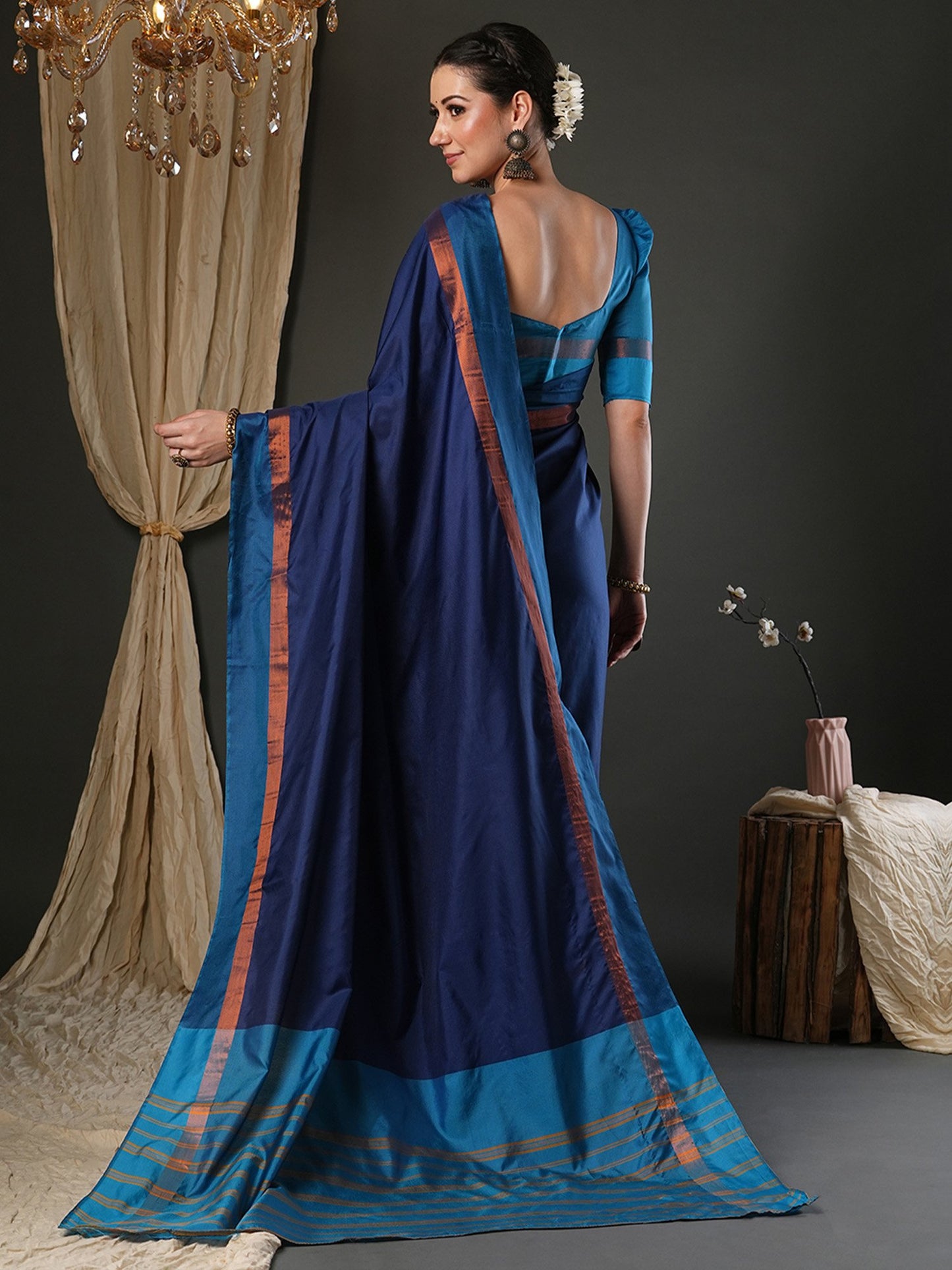 Navy Taant Aura Silk Woven Saree