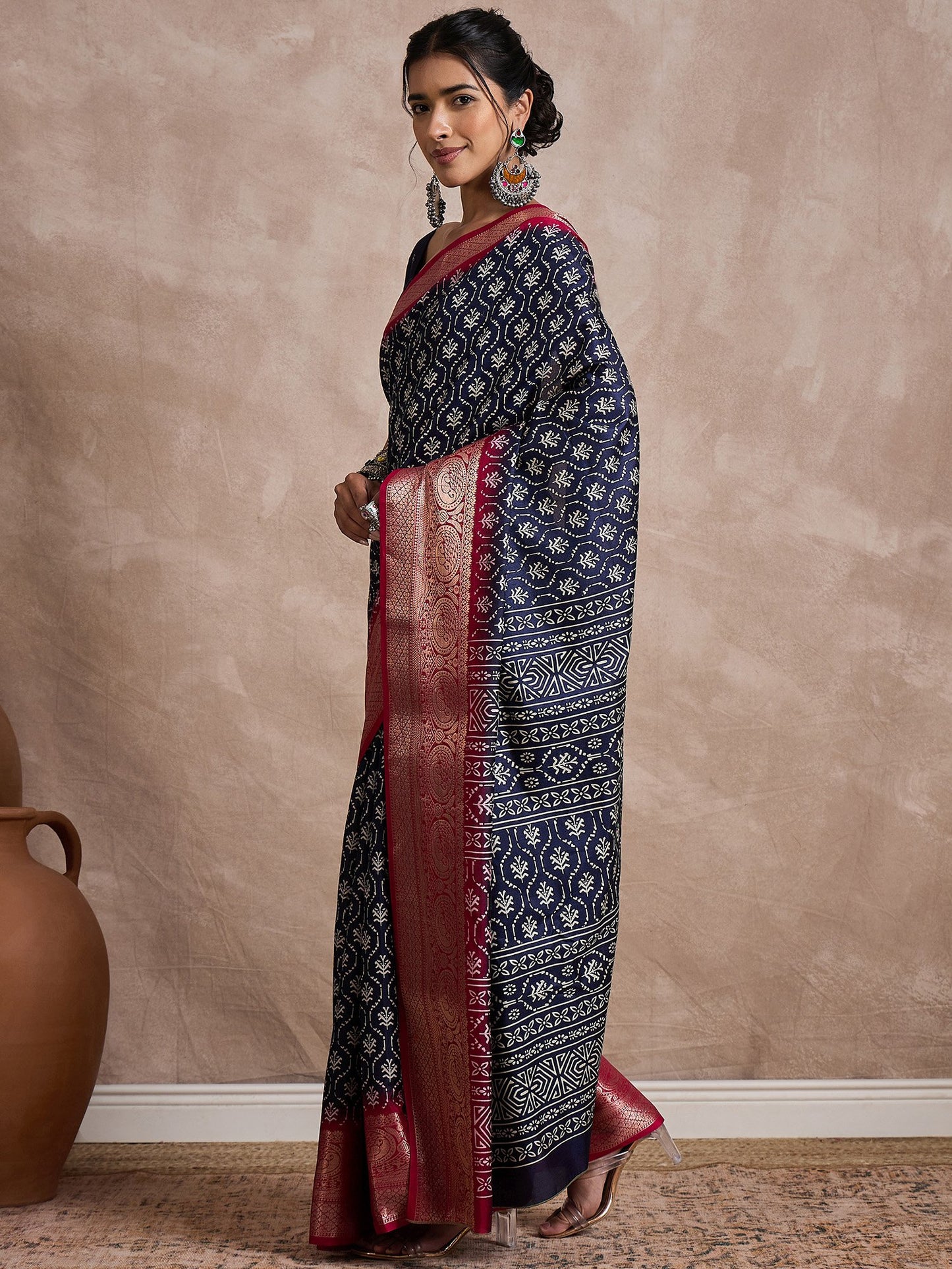 Navy Sungudi Dola Silk Printed Saree