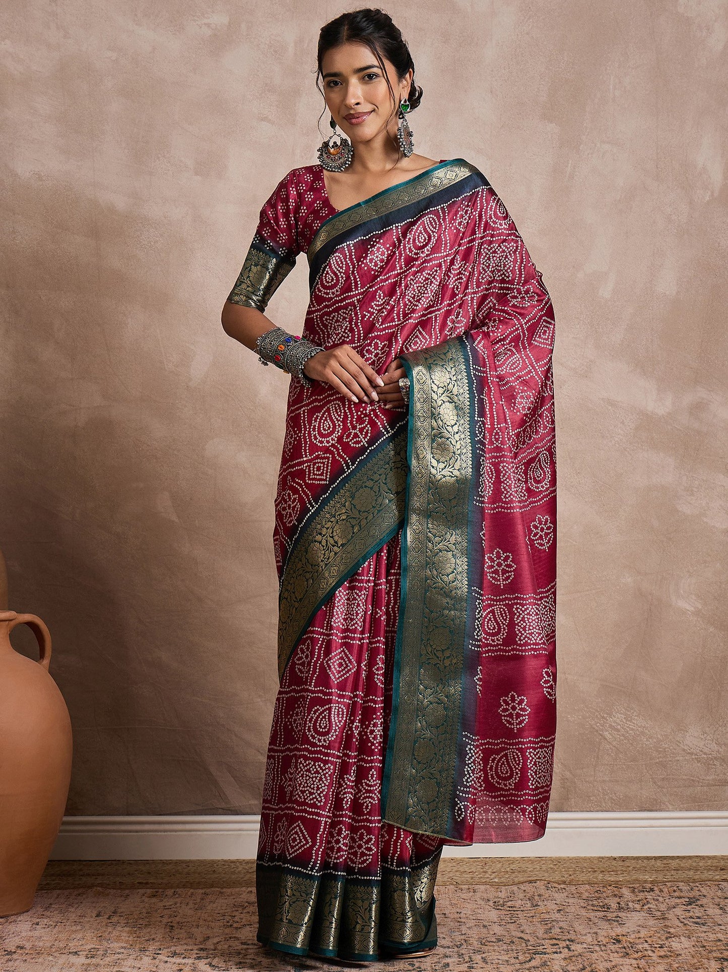 Pink Burgundy Sungudi Dola Silk Printed Saree