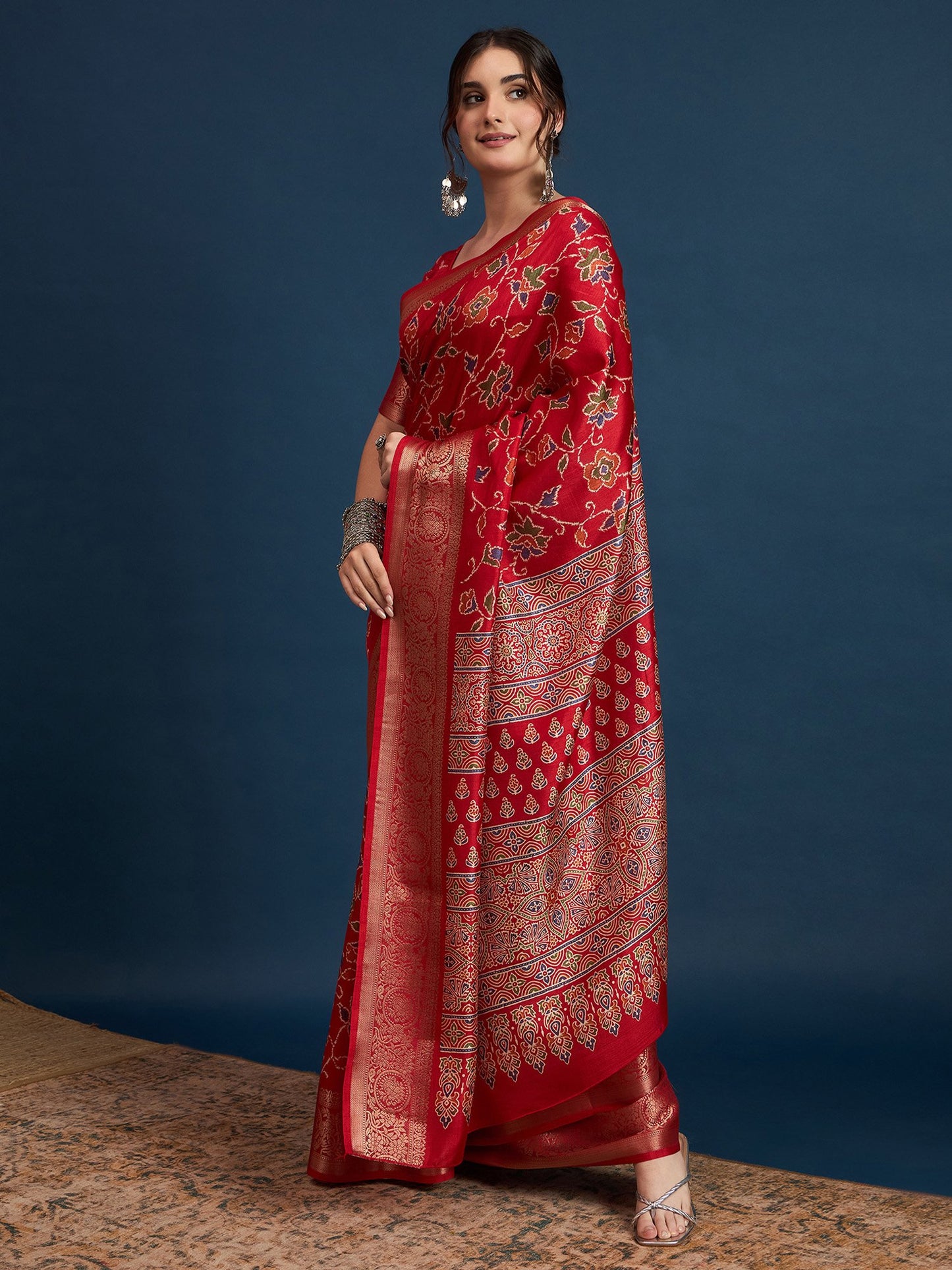 Red Sungudi Silk Blend Printed Saree