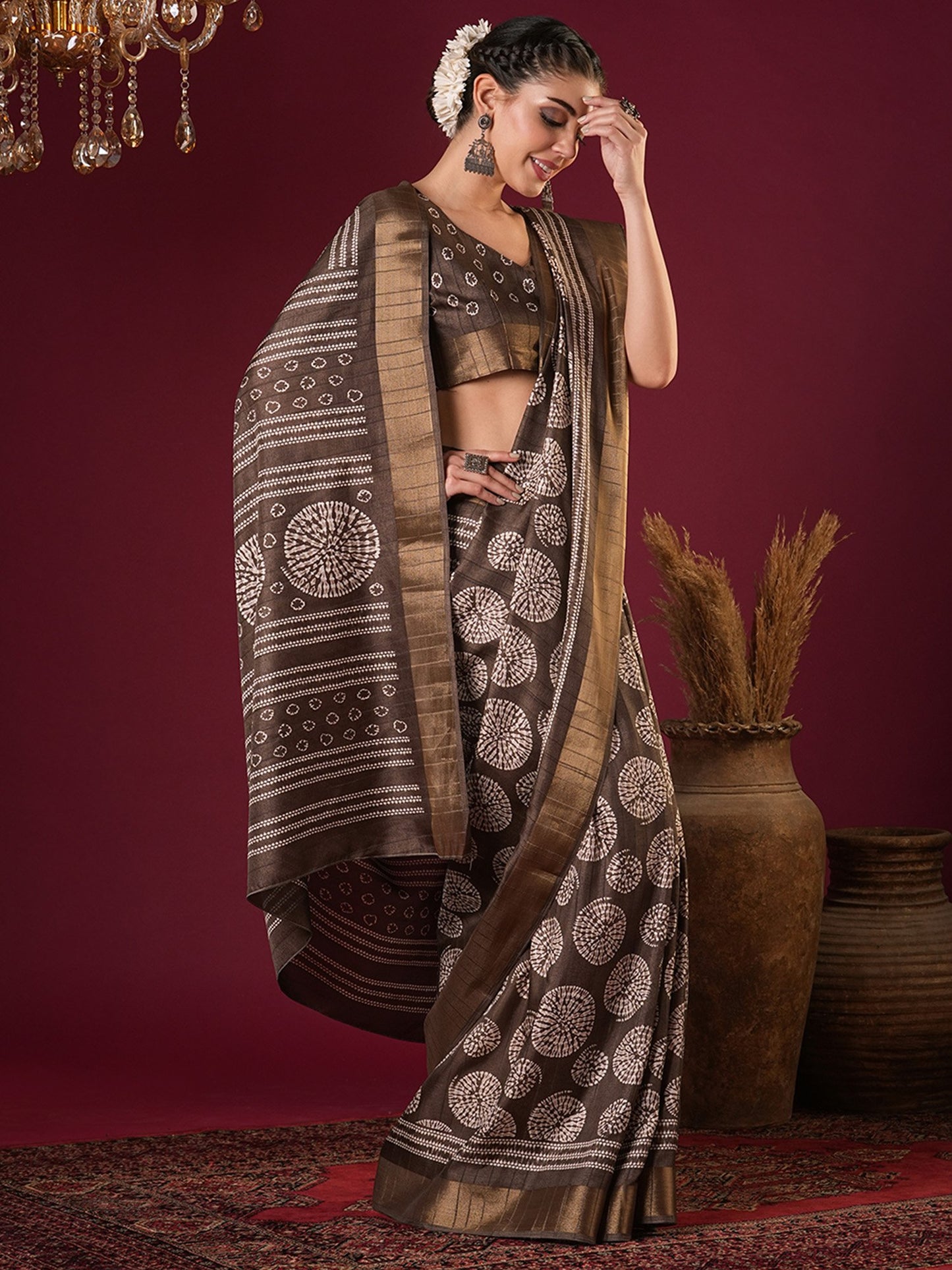 Coffee Sungudi Silk Blend Printed Saree