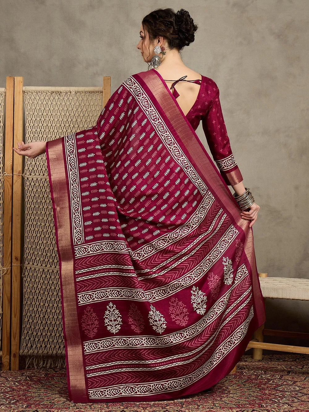Magenta Sungudi Silk Blend Printed Saree - The Dori Store