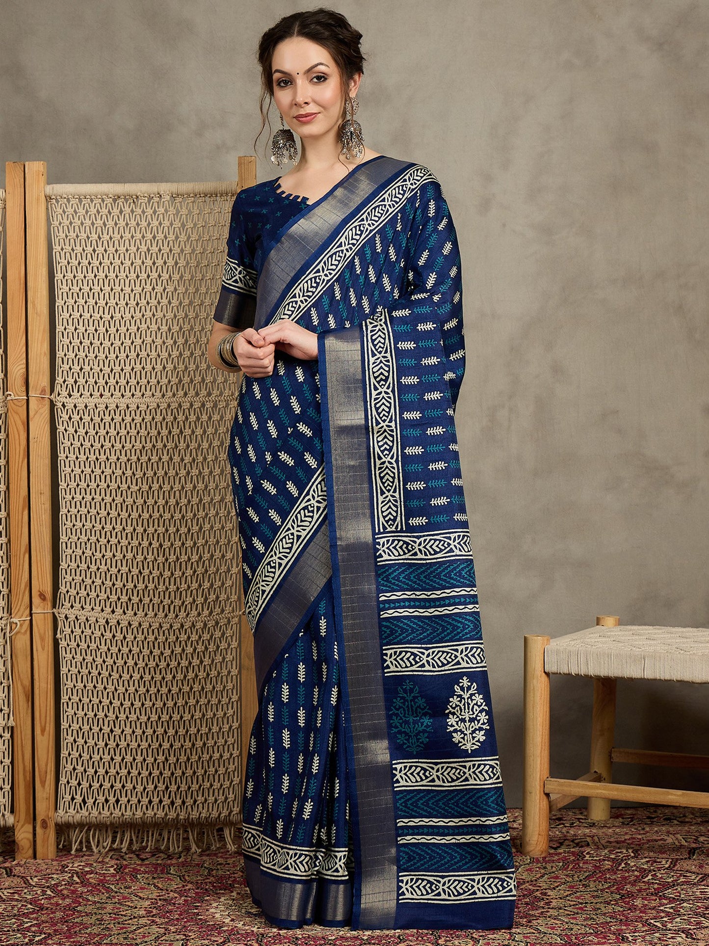 Blue Navy Sungudi Silk Blend Printed Saree