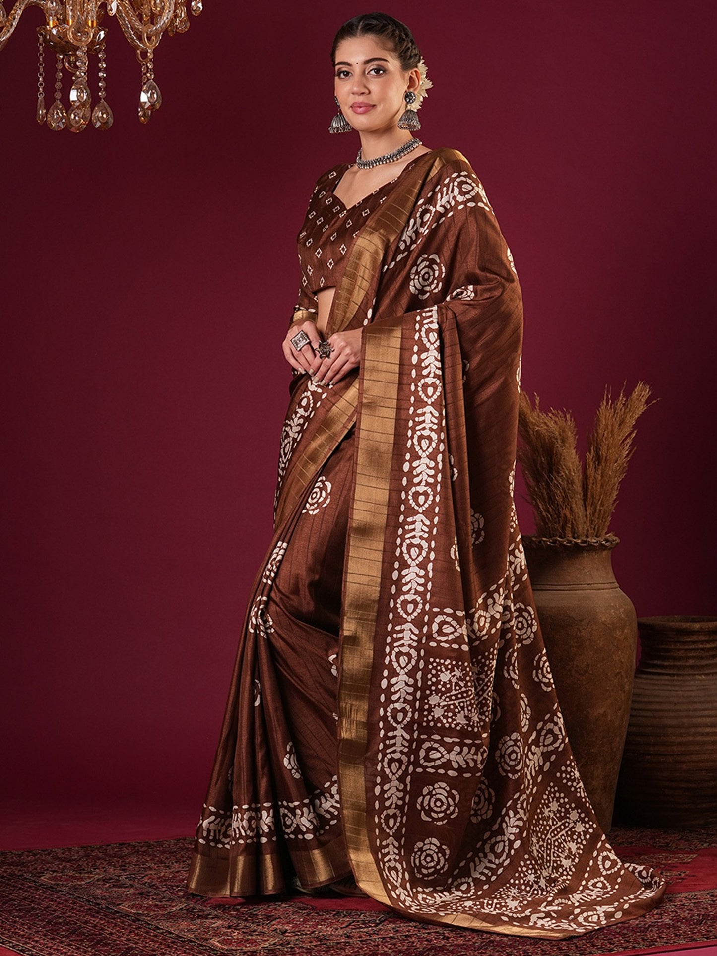 Coffee Sungudi Silk Blend Printed Saree