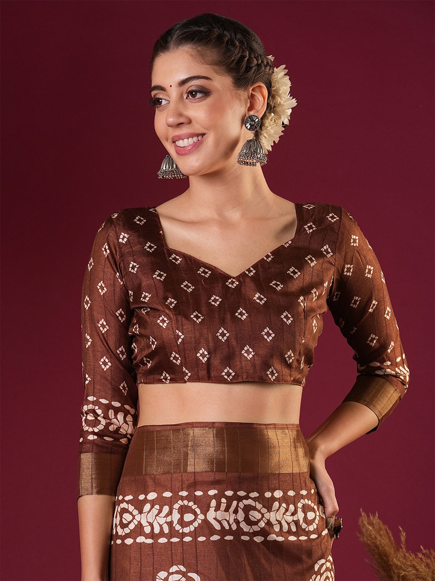 Coffee Sungudi Silk Blend Printed Saree