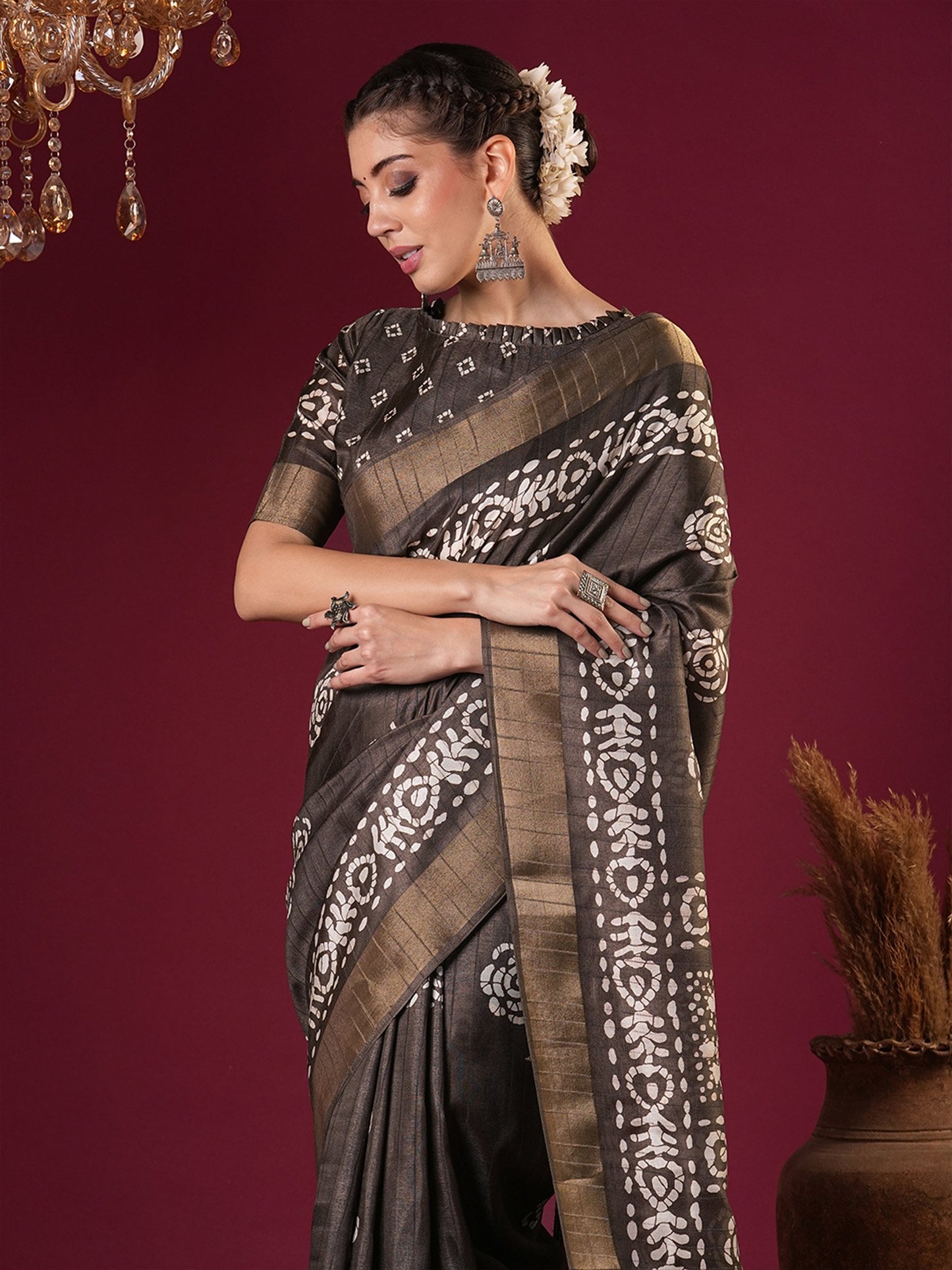 Brown Sungudi Silk Blend Printed Saree