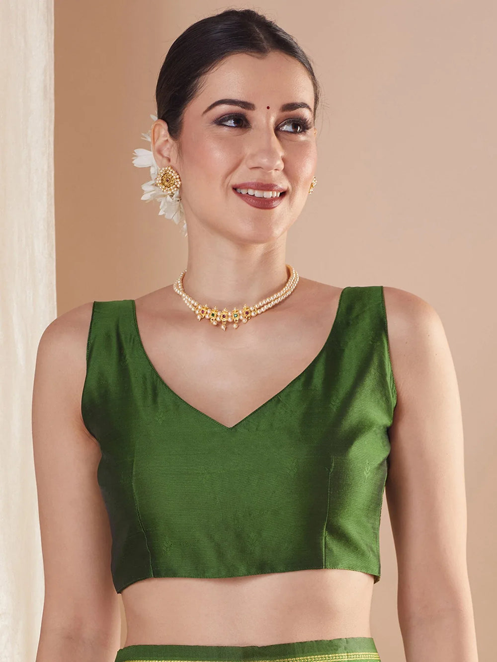 Green Banarasi Silk Blend Woven Saree - The Dori Store