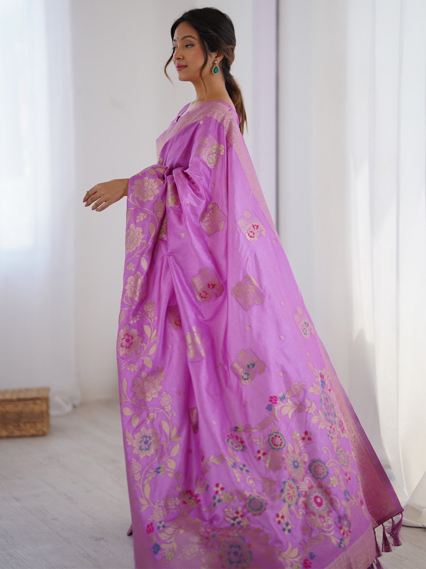 Lavendar Kanjeevaram Dola Silk Woven Saree