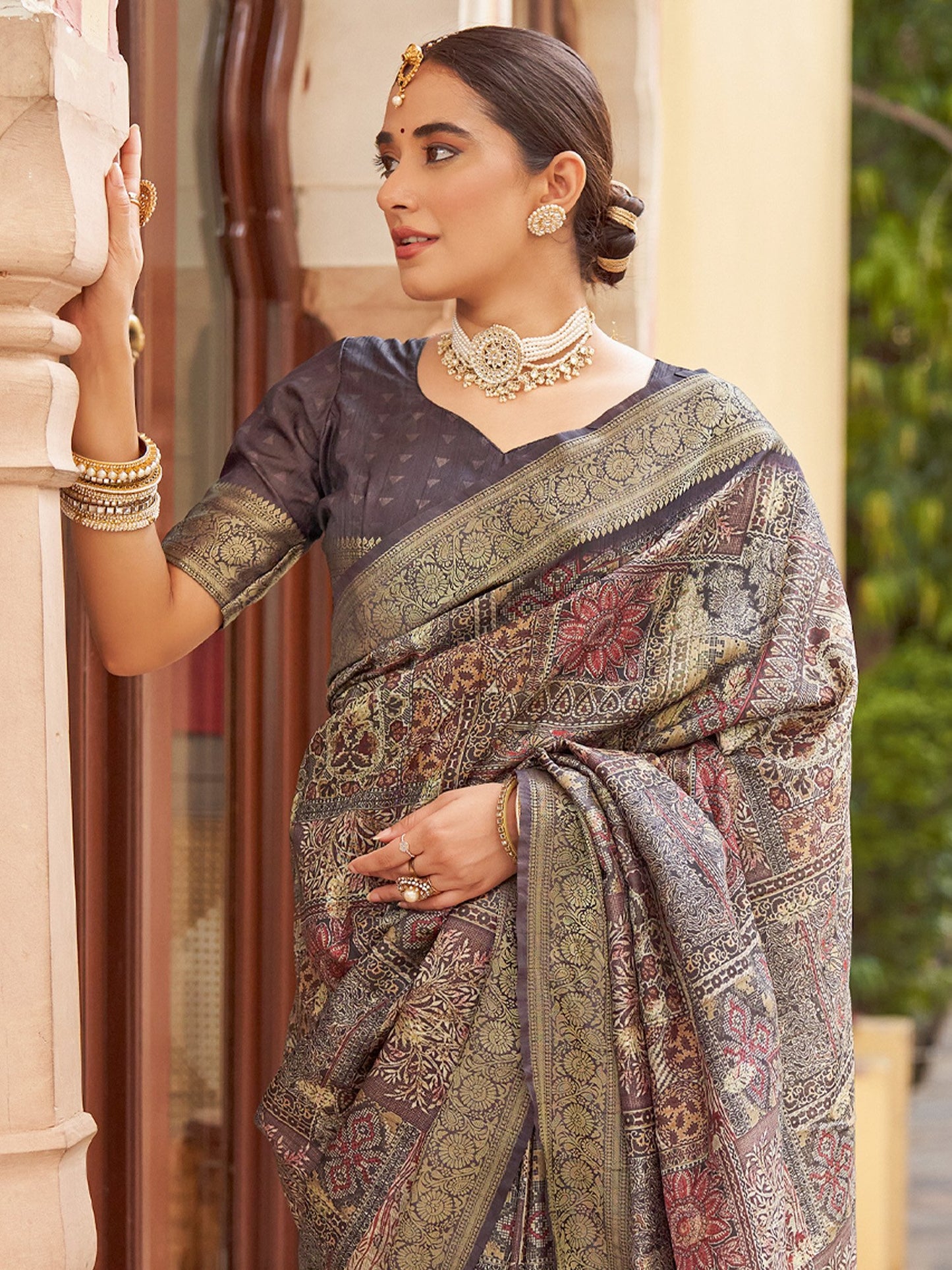 Violet Sungudi Silk Blend Woven Saree