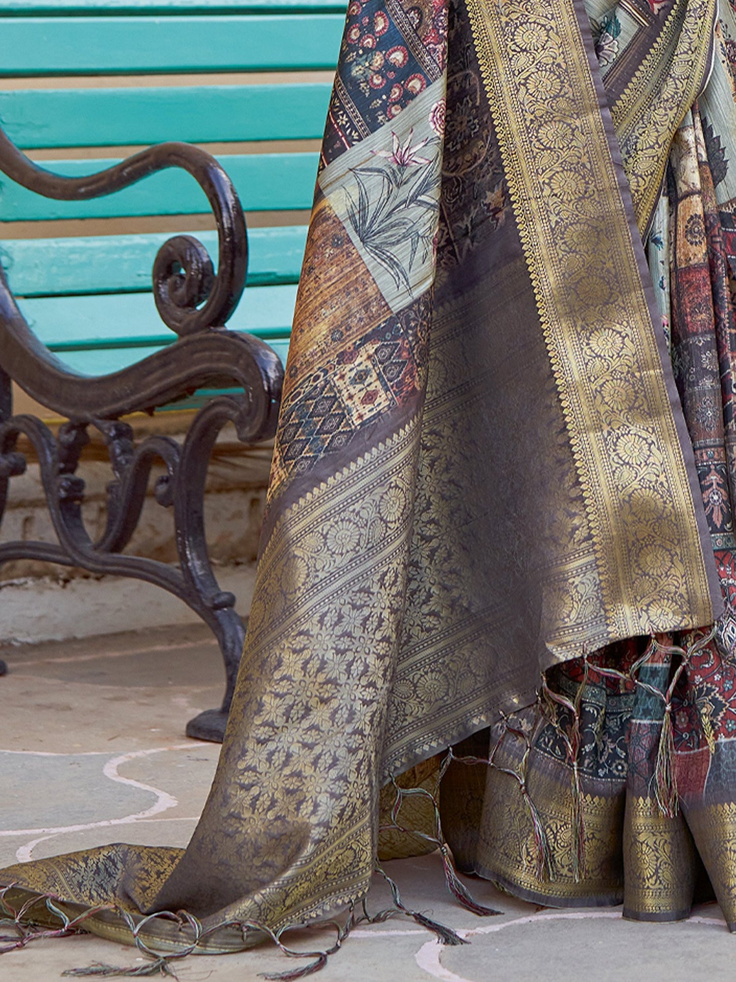 Multicolored Sungudi Silk Blend Woven Saree