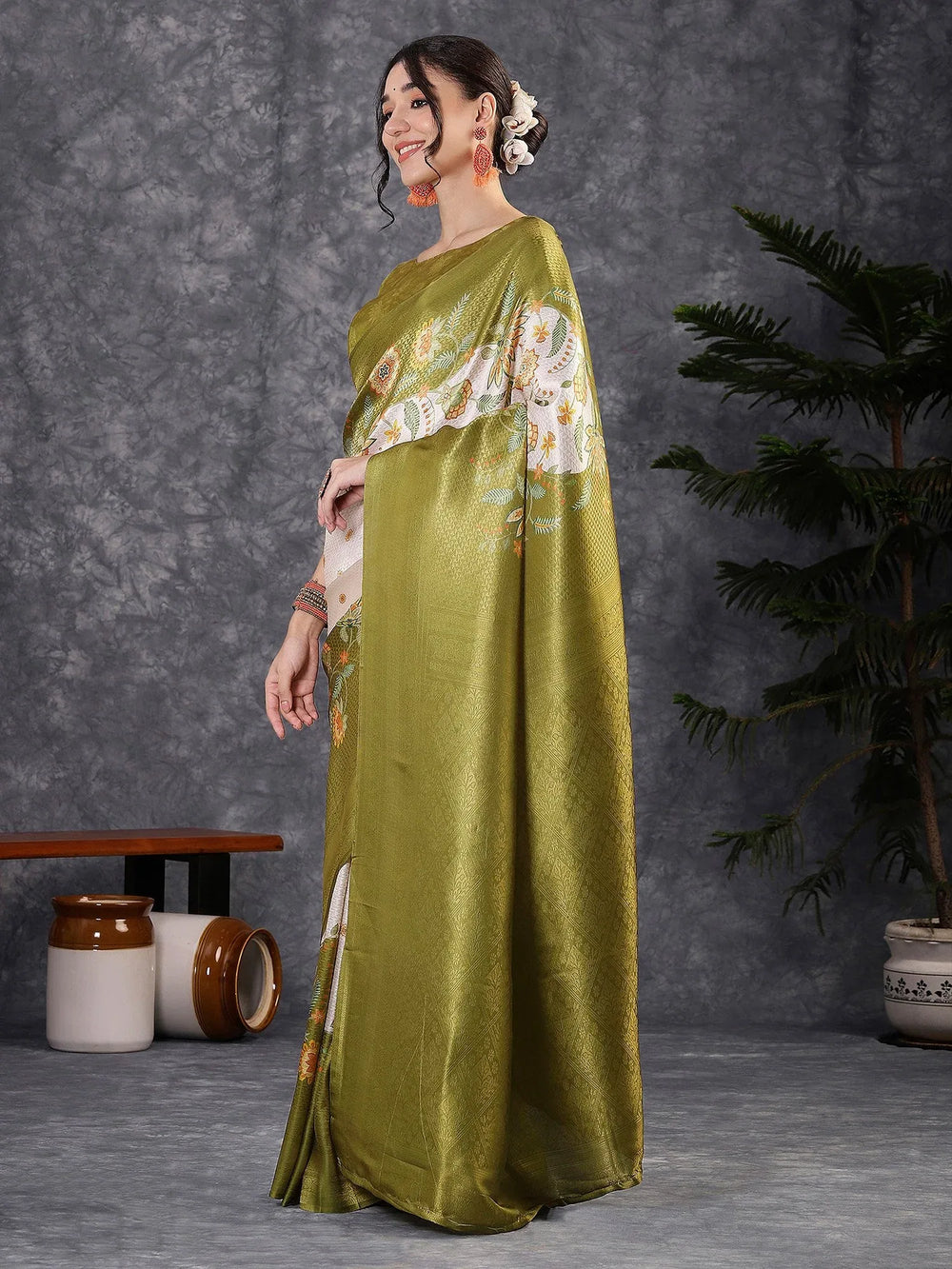 Green Banarasi Silk Blend Digital Print Saree - The Dori Store