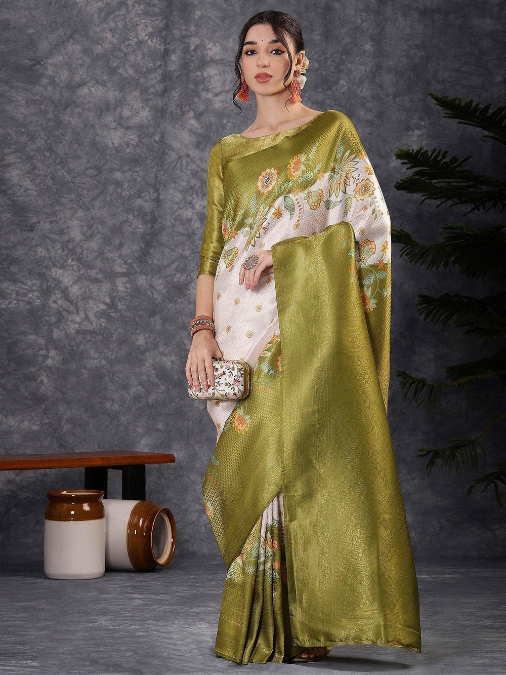 Green Banarasi Silk Blend Digital Print Saree - The Dori Store