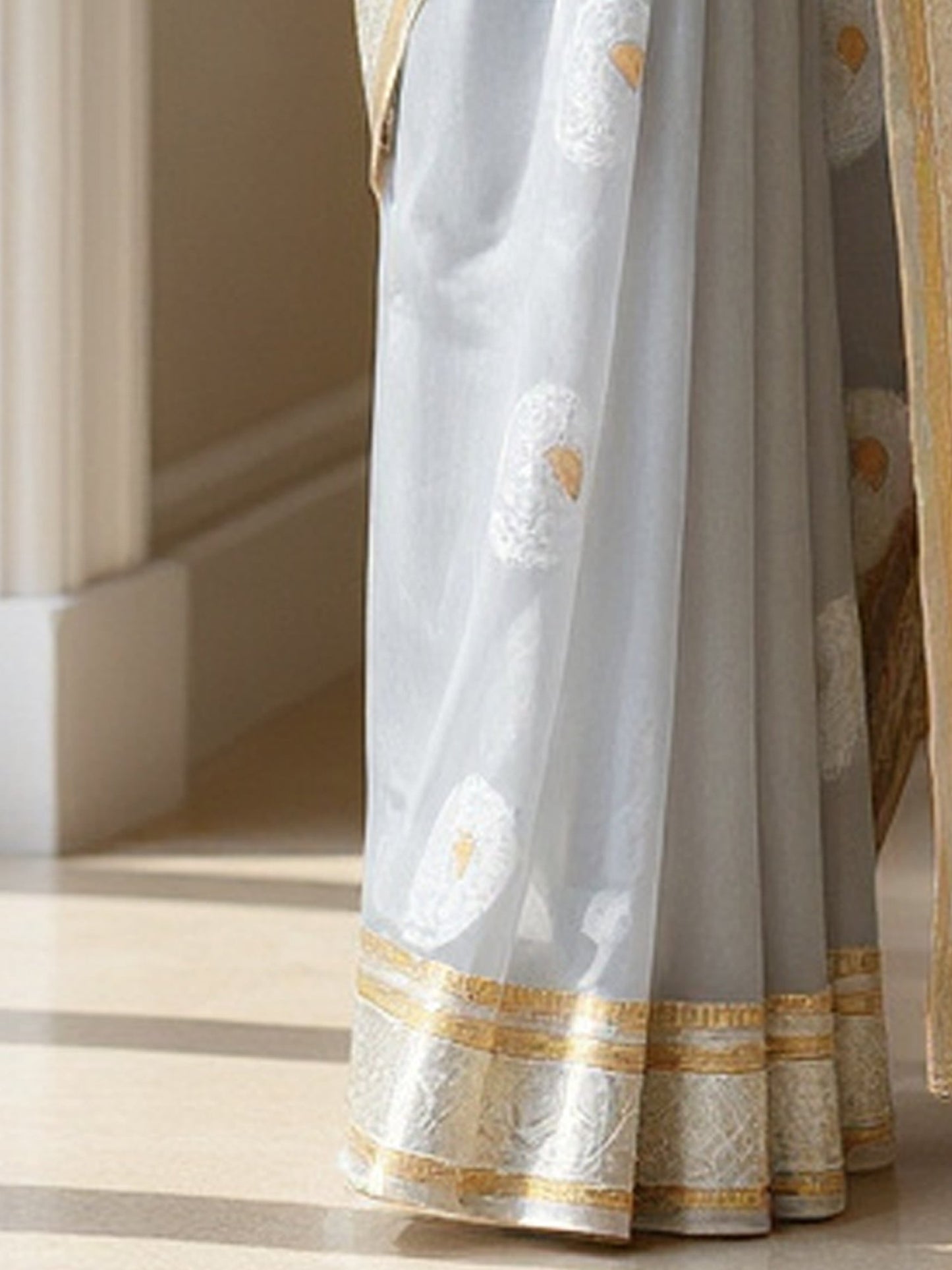 Grey Banarasi Silk Blend Woven Saree