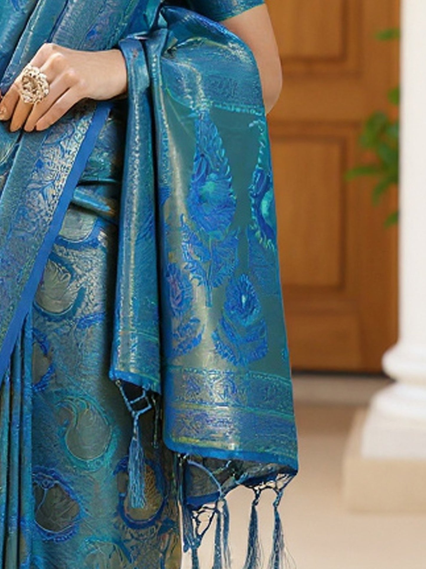 Light Banarasi Silk Blend Woven Saree