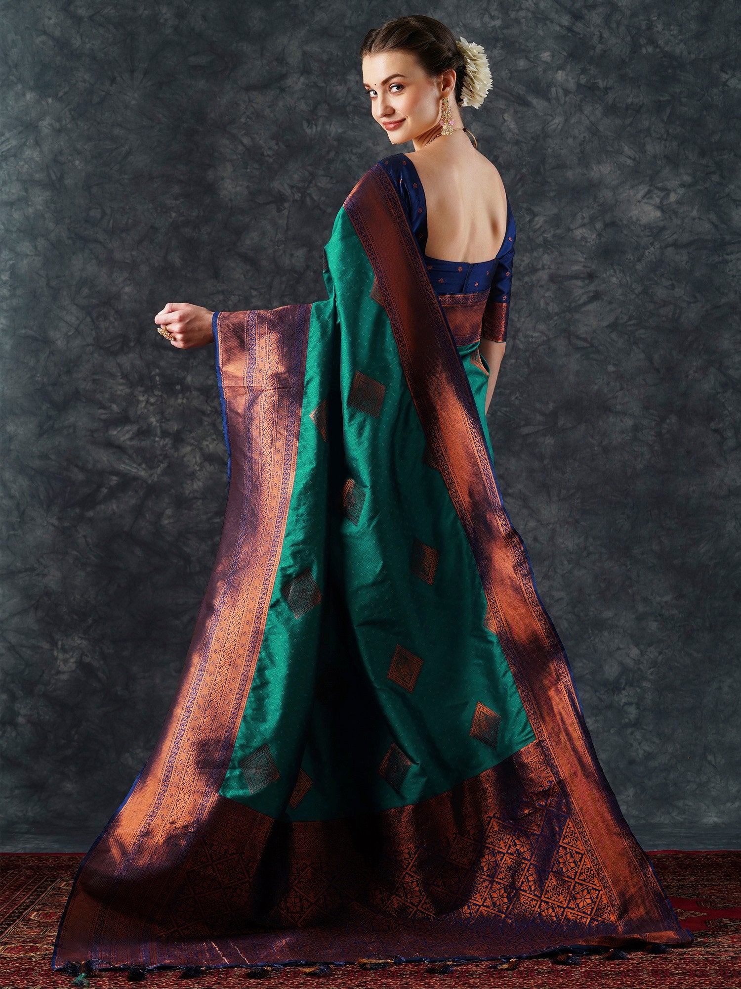 Get the best cotton saree