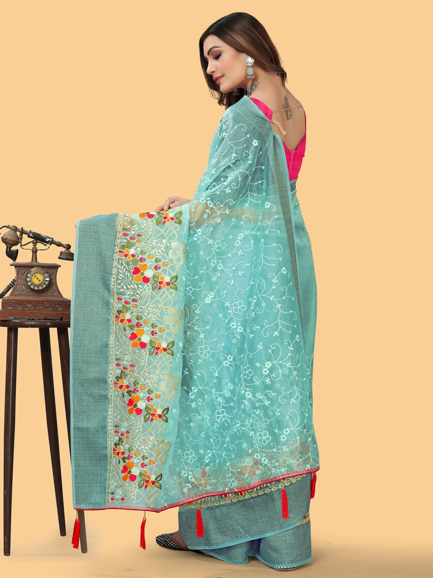 Get the best saree for women