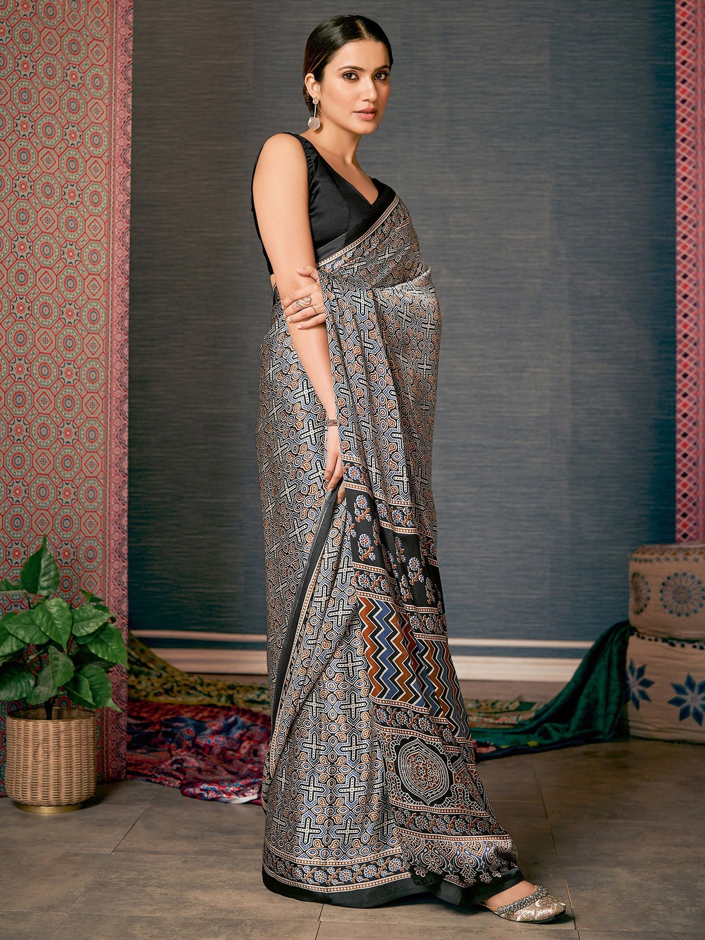 Grey Block Print Crepe Digital Print Saree
