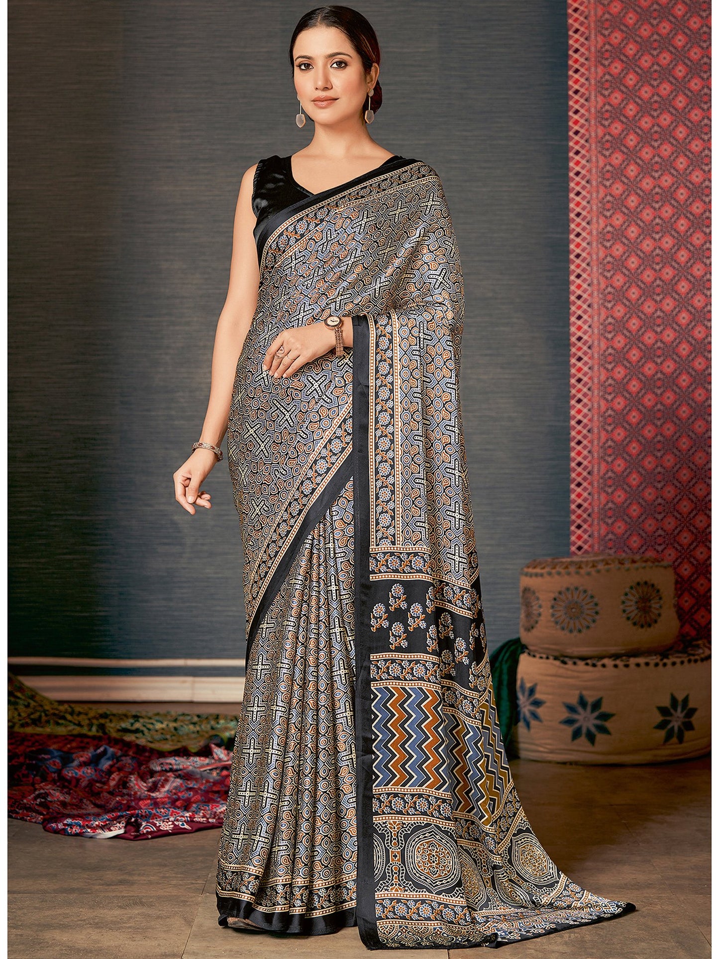 Grey Grey Block Print Crepe Digital Print Saree