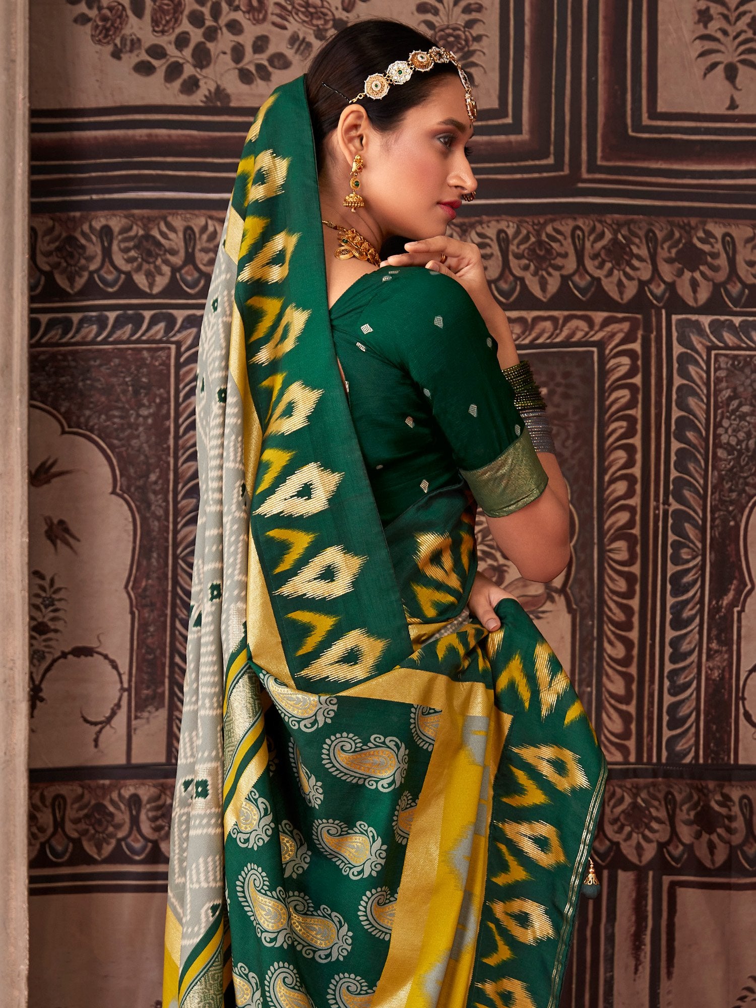 Get the best myntra saree