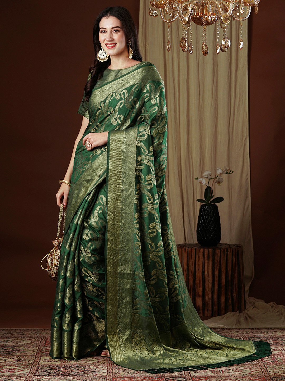 Green Kanjeevaram Viscose Silk Woven Saree