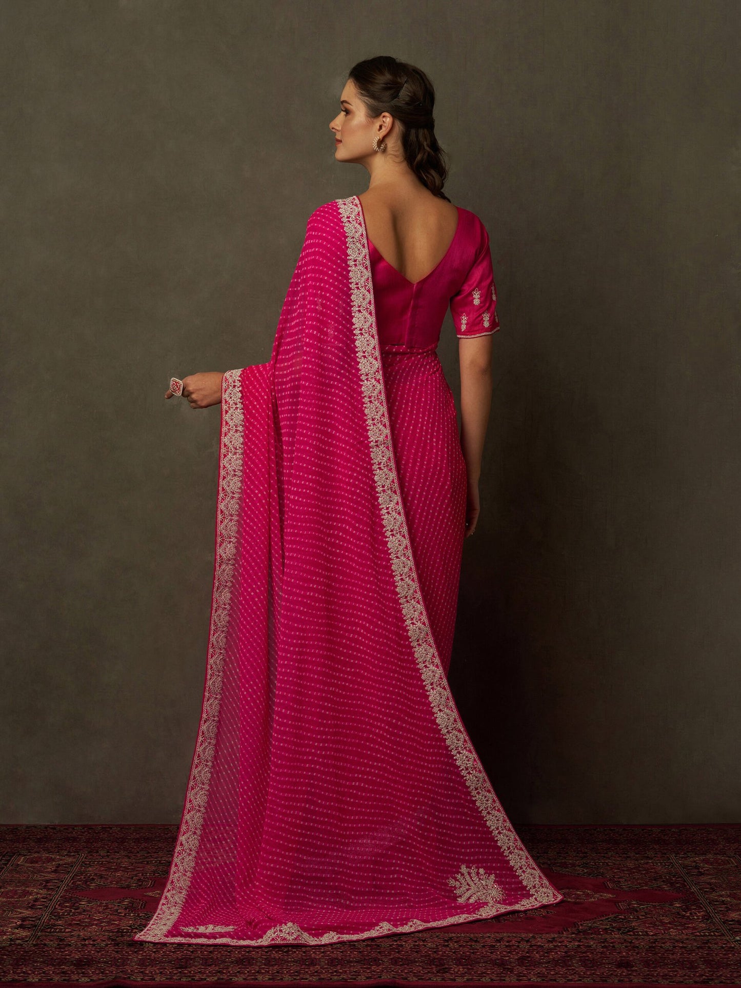 Get the best latest saree design