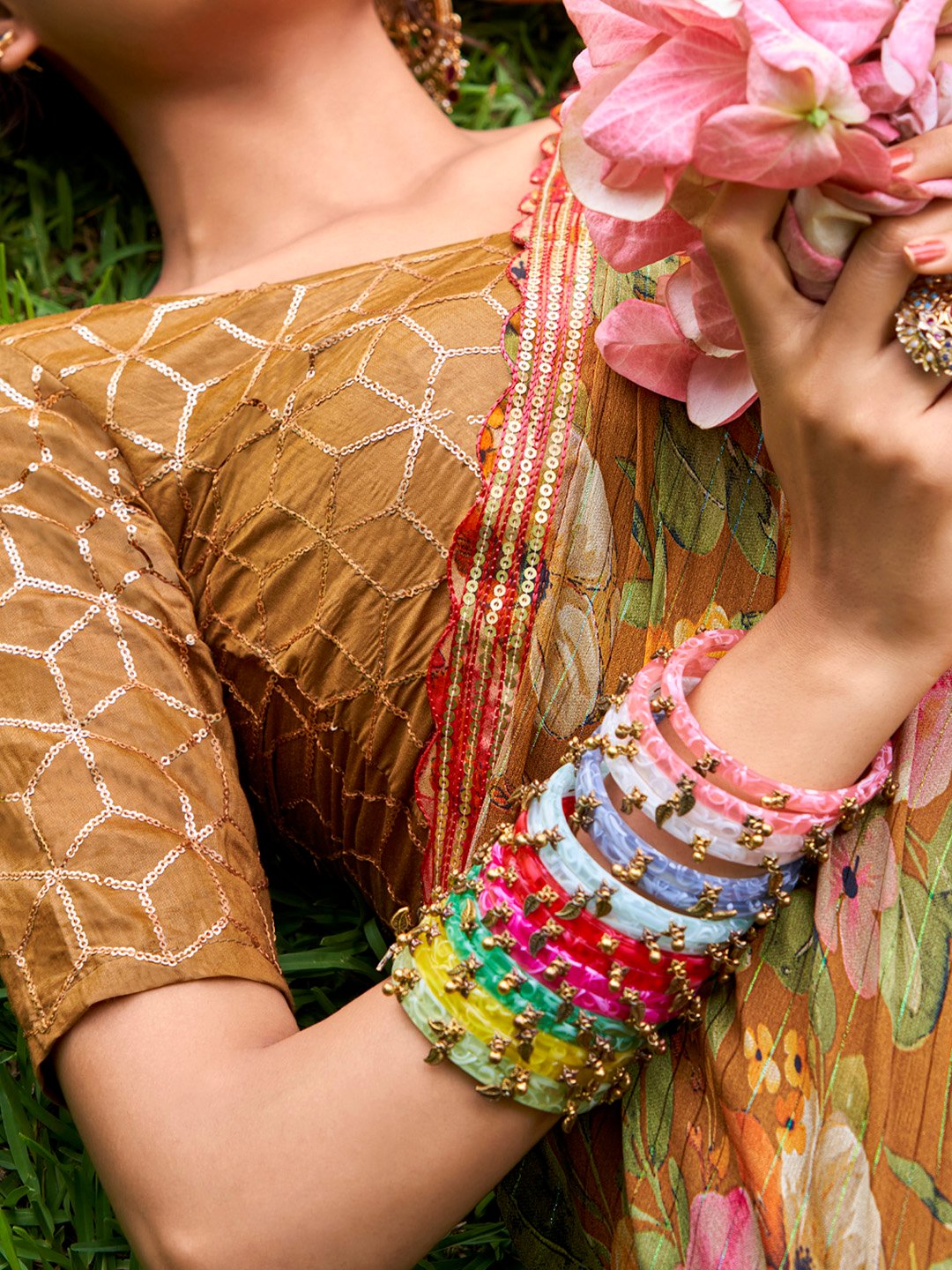 Get the best new saree design