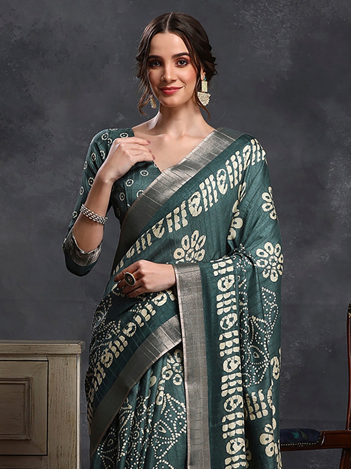 Get the best haldi saree