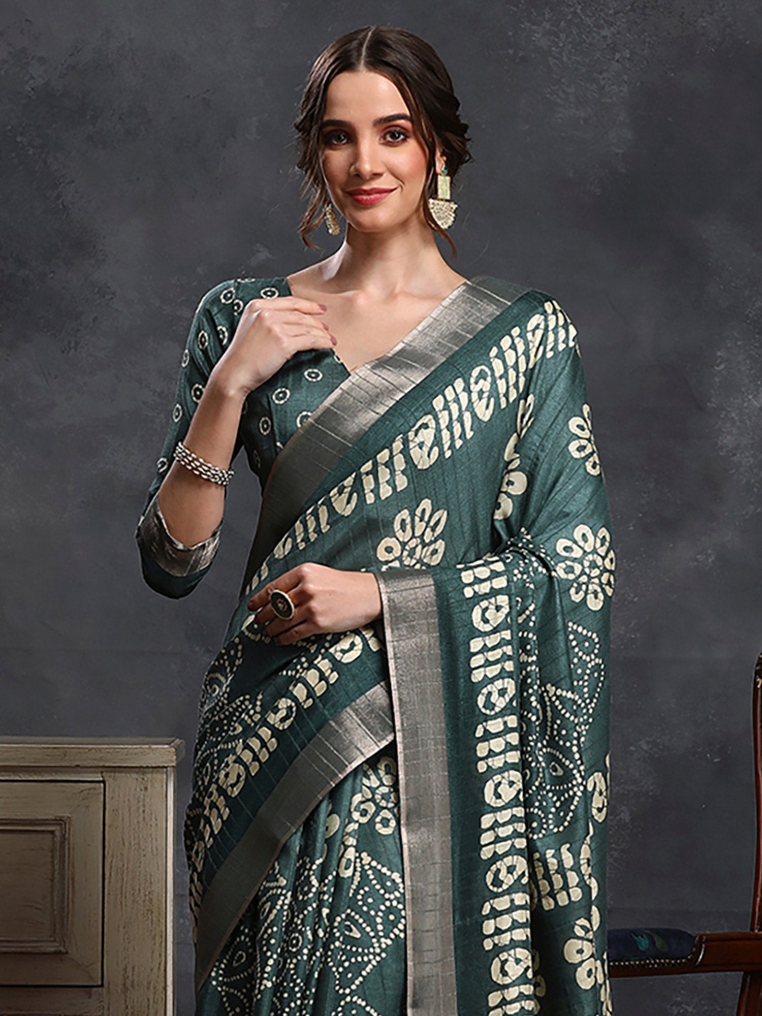 Get the best haldi saree