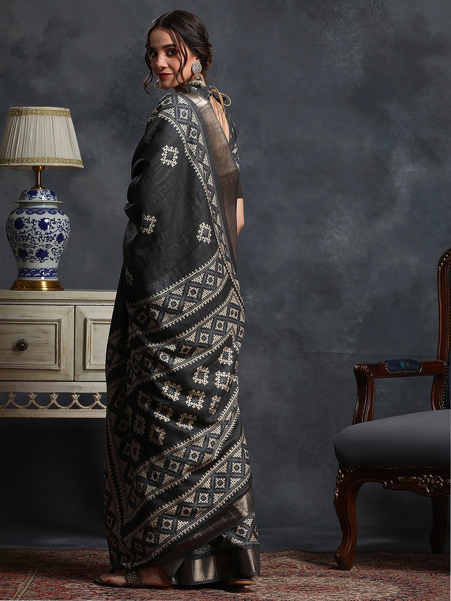 Black Sungudi Silk Blend Printed Saree